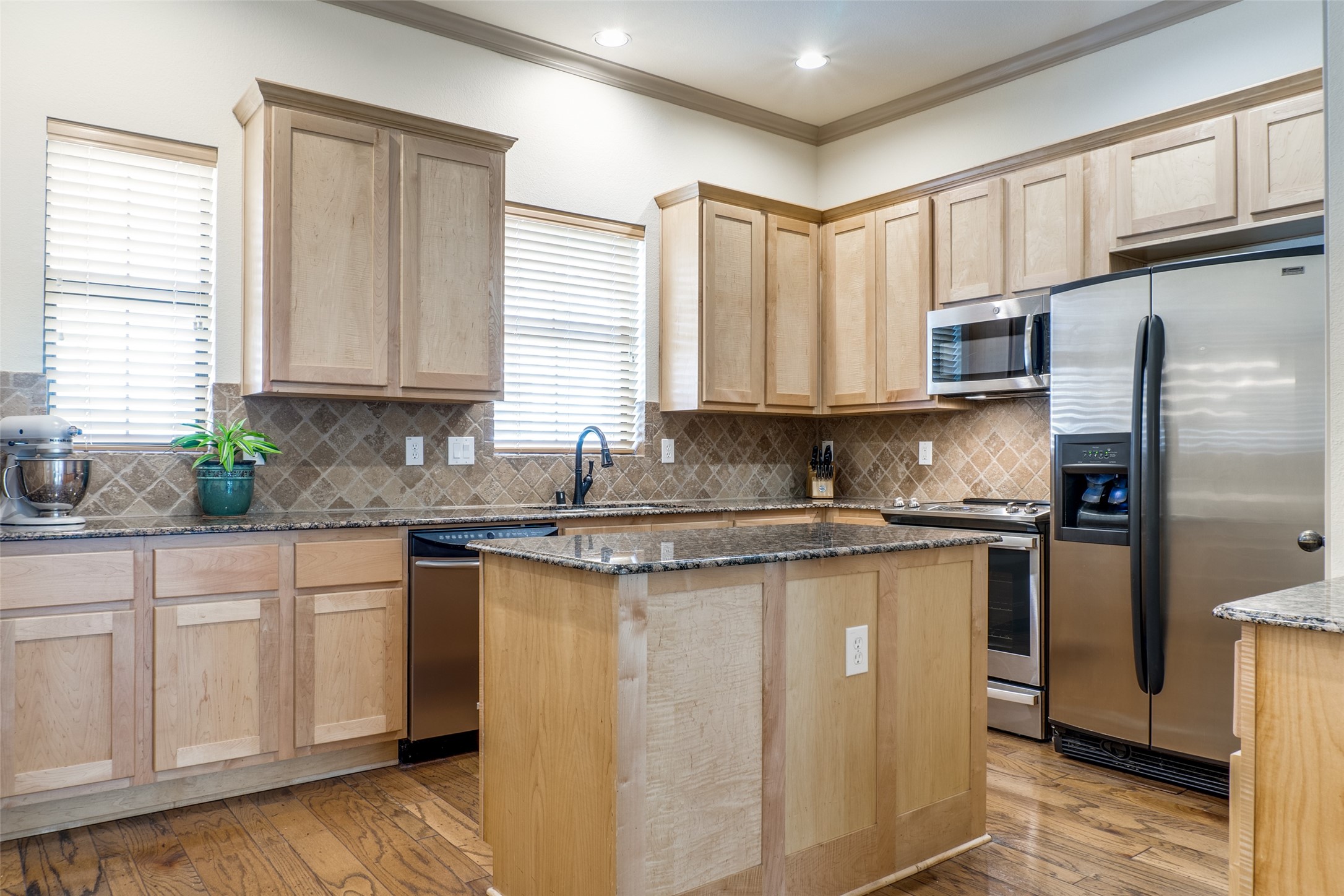 3028 Carmel Street Dallas TX 75204