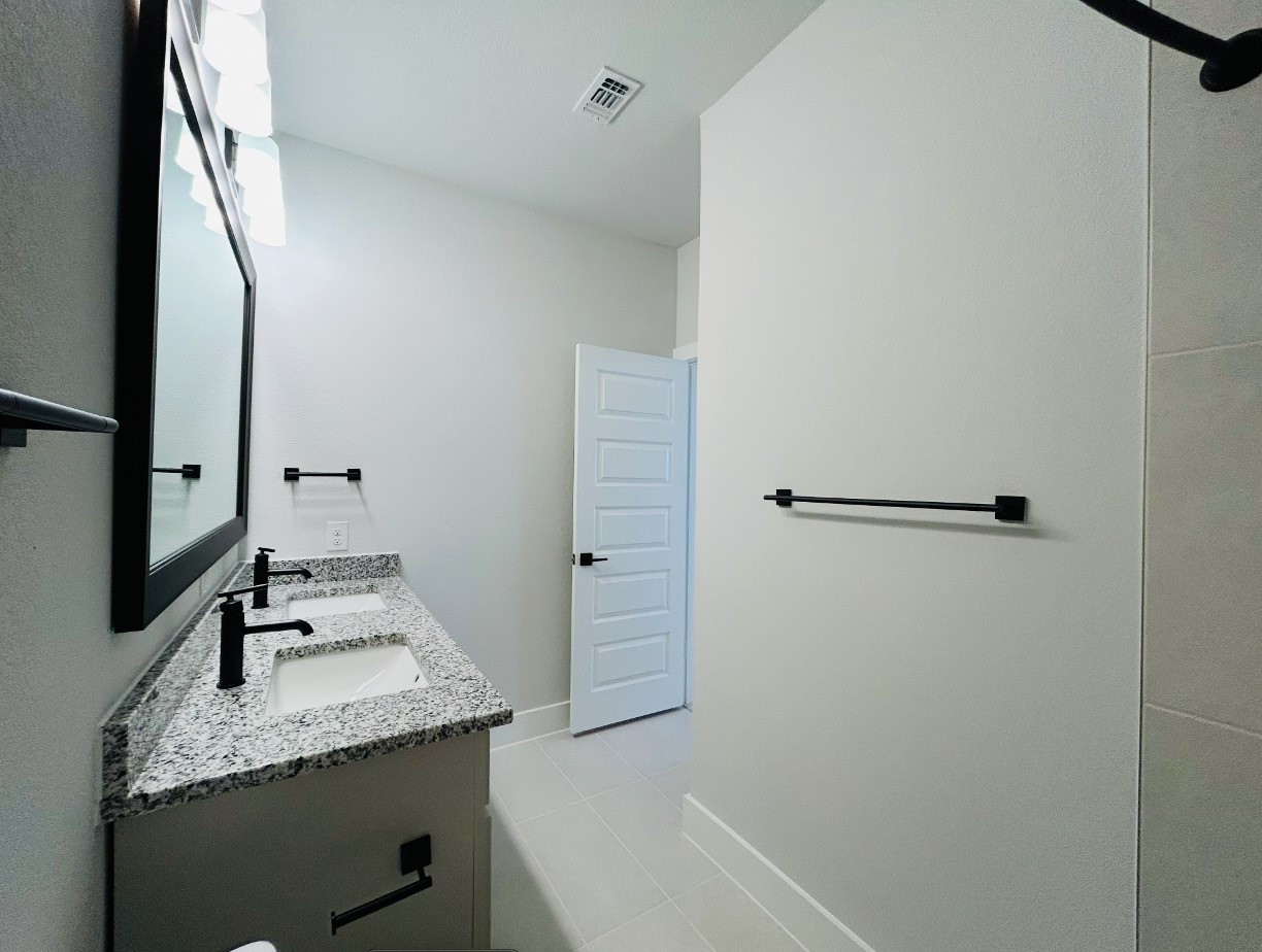 530 Mission Trail Arlington TX 76010