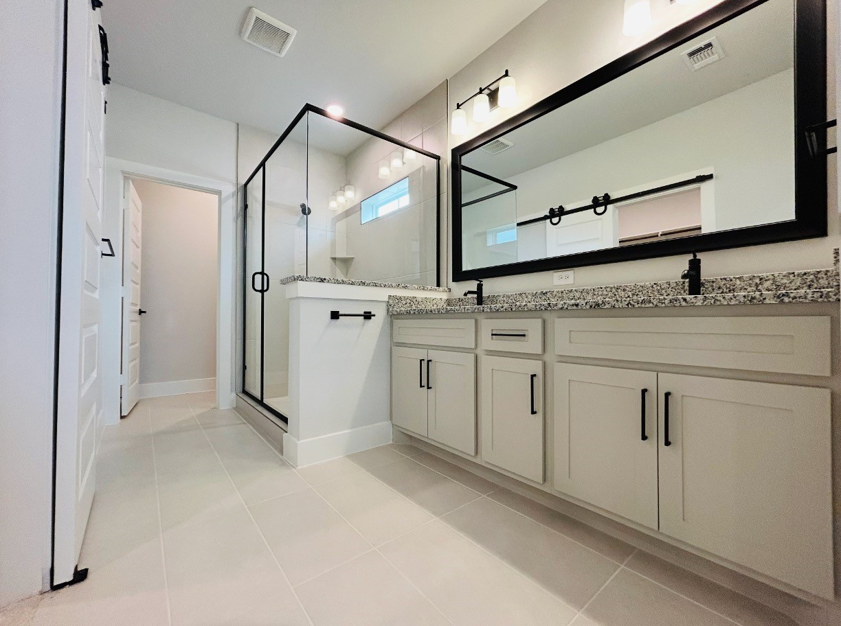530 Mission Trail Arlington TX 76010