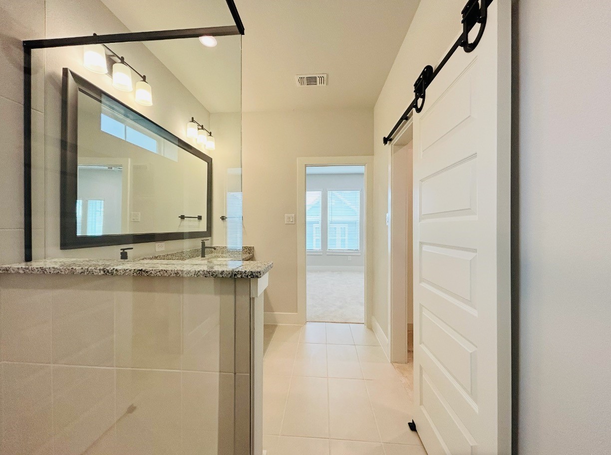 530 Mission Trail Arlington TX 76010