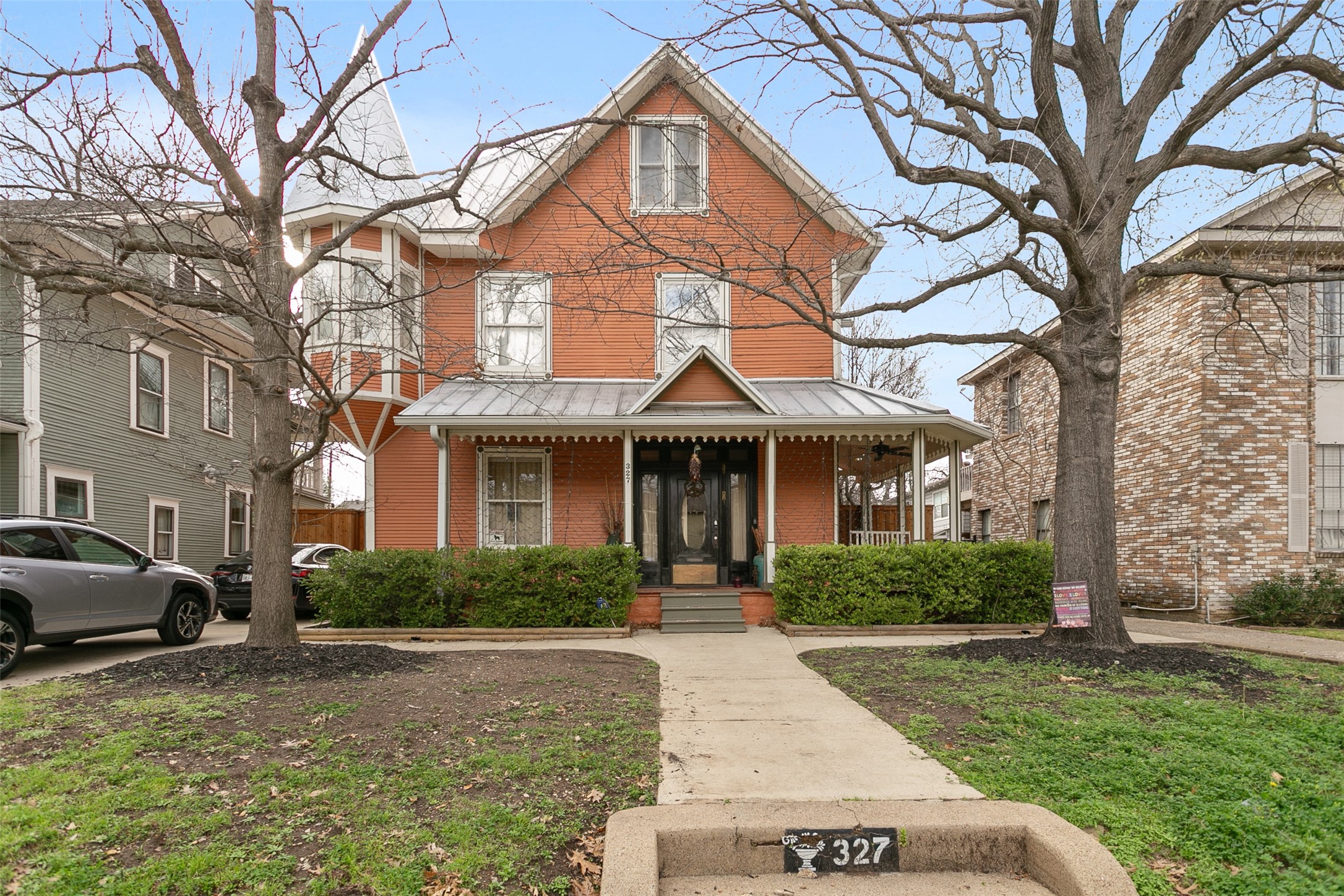 327 S Edgefield Avenue Dallas TX 75208