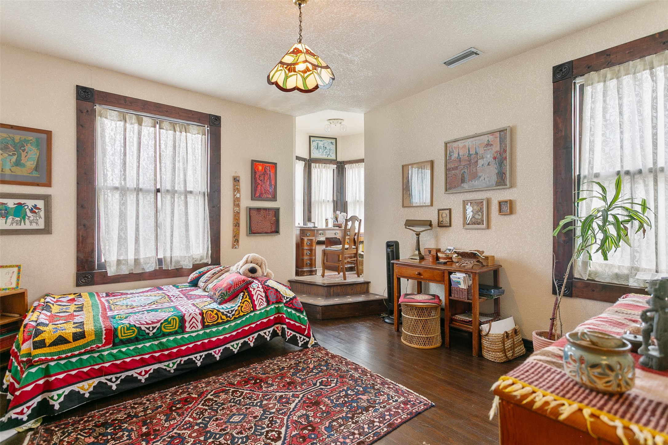 327 S Edgefield Avenue Dallas TX 75208