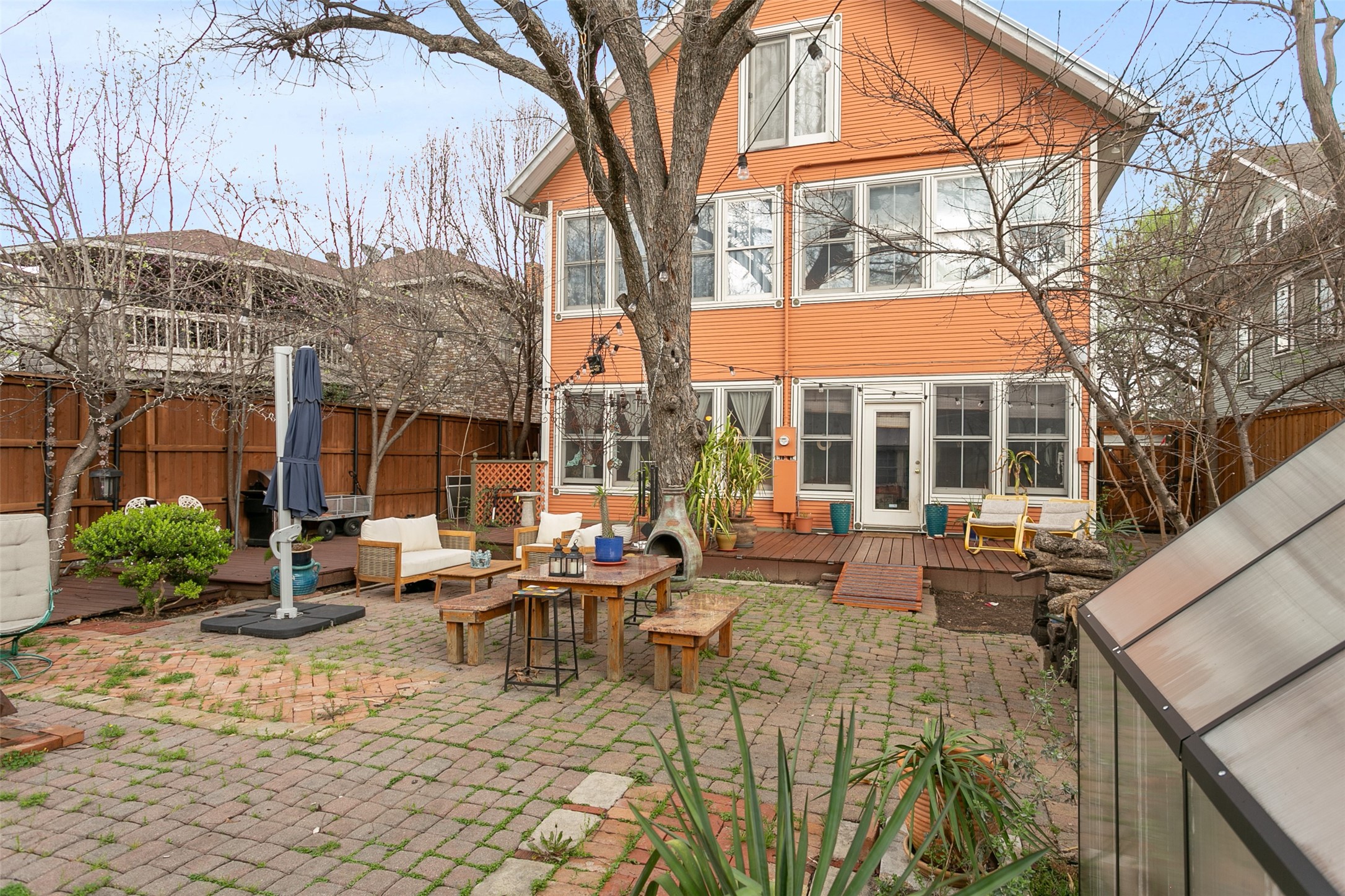 327 S Edgefield Avenue Dallas TX 75208