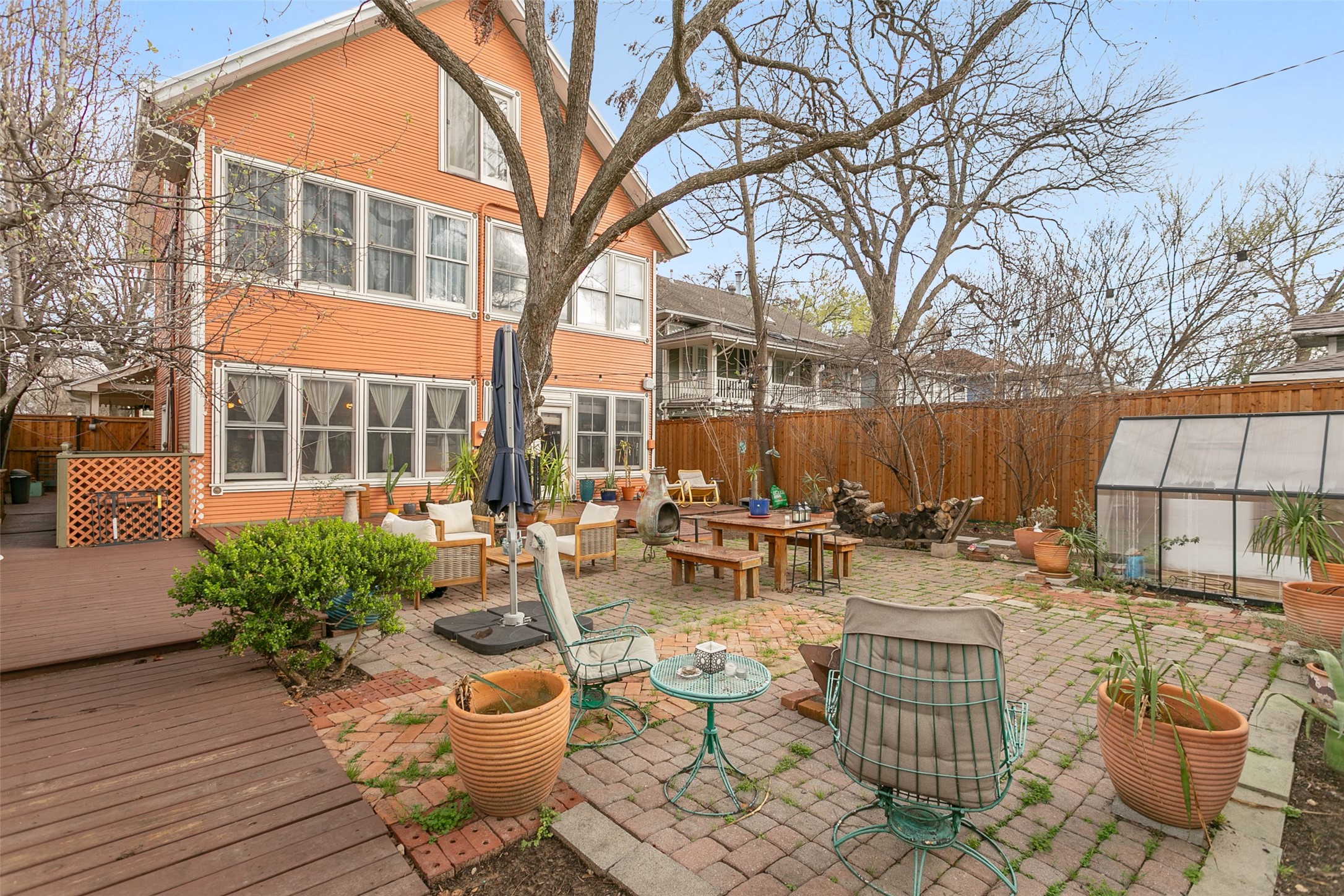 327 S Edgefield Avenue Dallas TX 75208