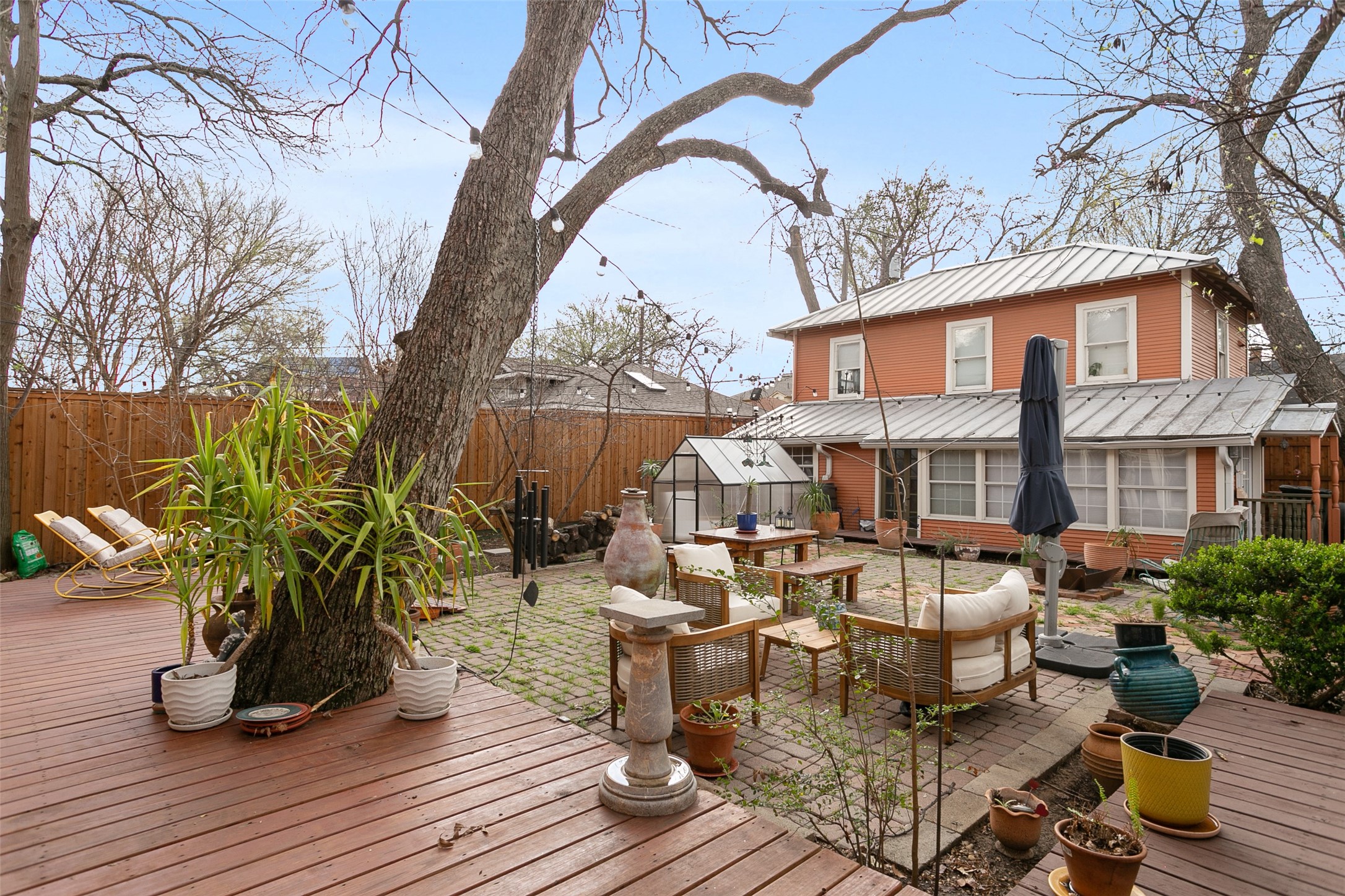 327 S Edgefield Avenue Dallas TX 75208