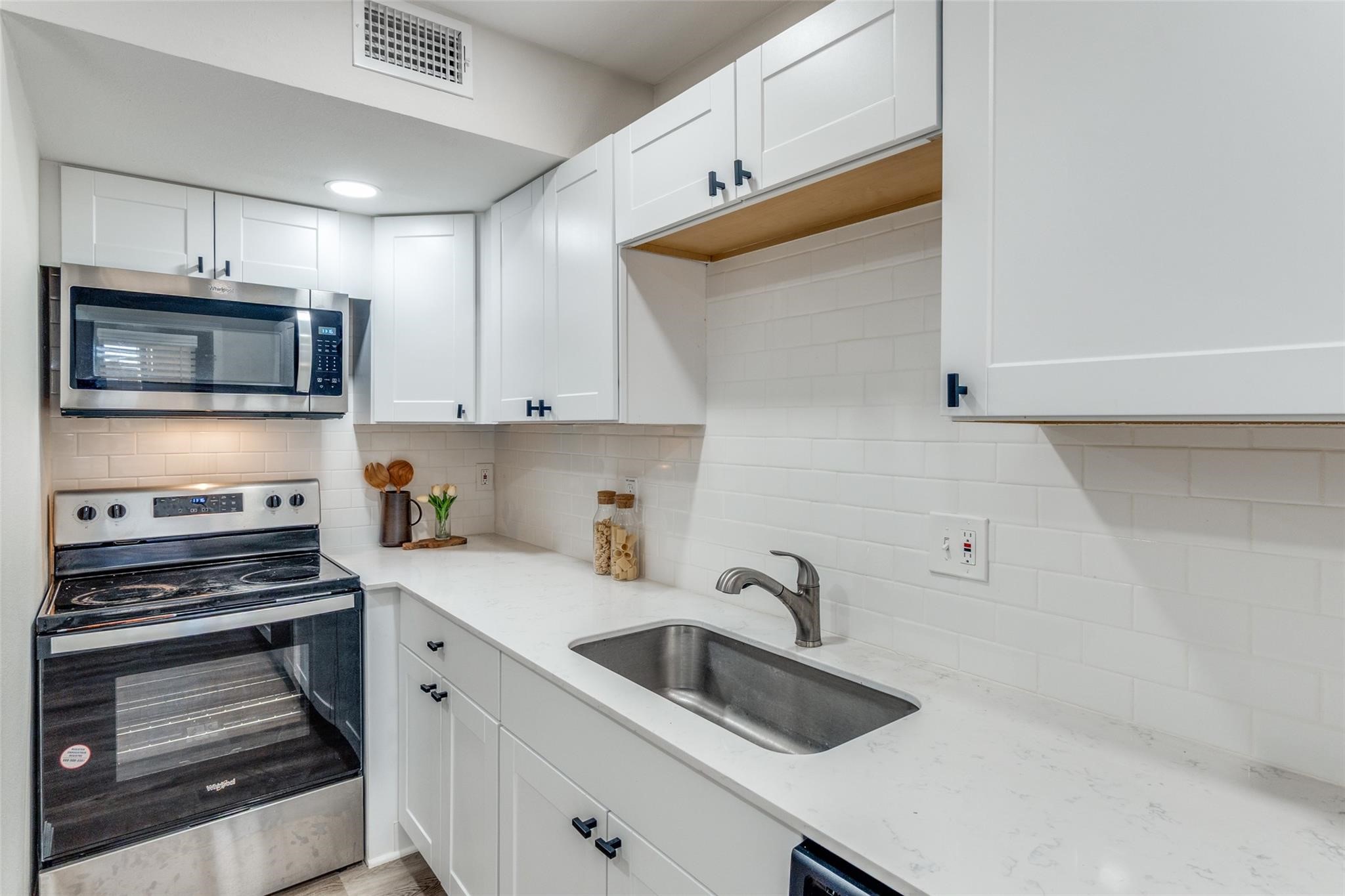 10211 Regal Oaks Drive Dallas TX 75230