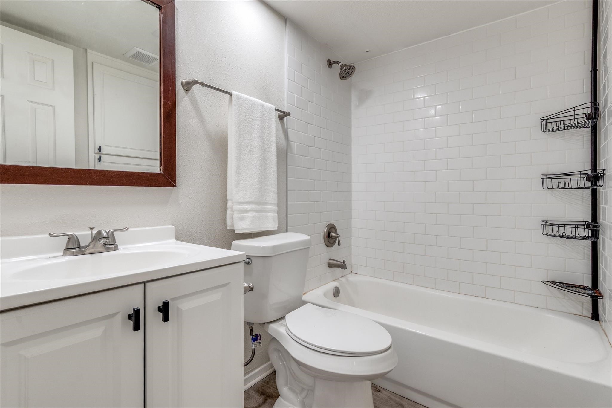 10211 Regal Oaks Drive Dallas TX 75230