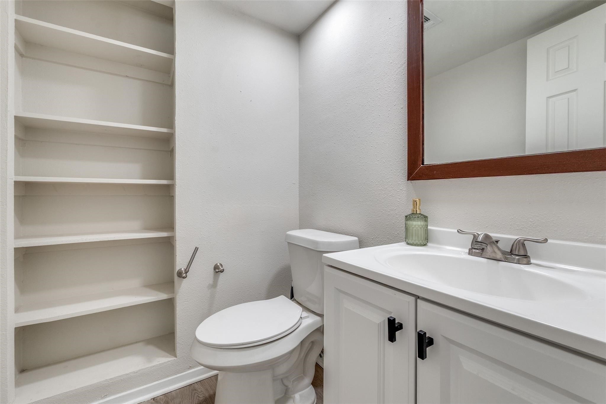 10211 Regal Oaks Drive Dallas TX 75230