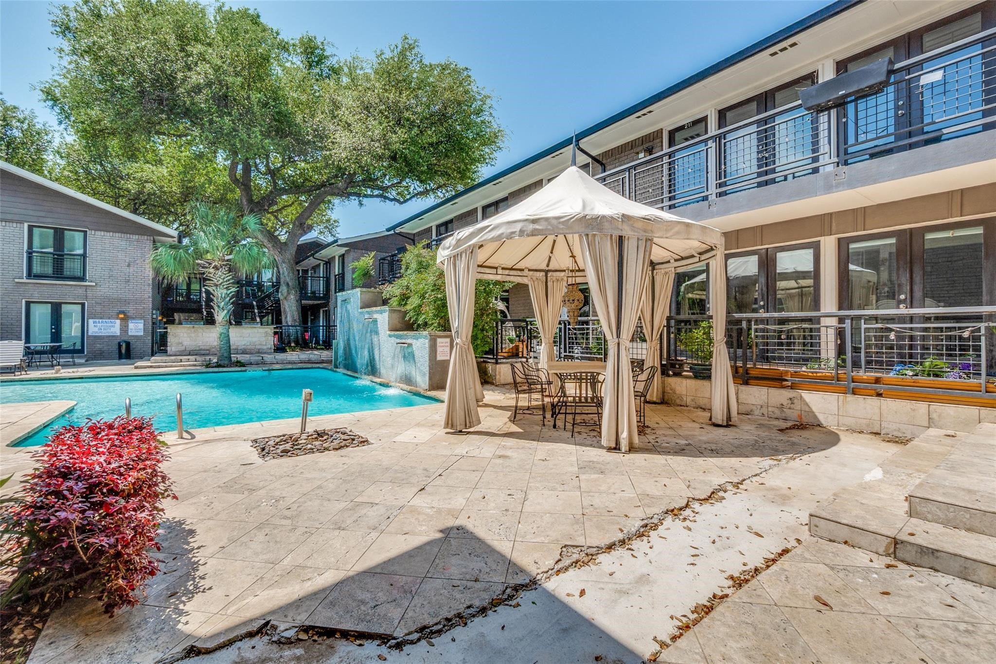 10211 Regal Oaks Drive Dallas TX 75230