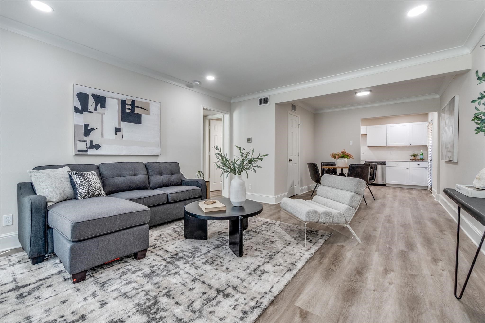 10211 Regal Oaks Drive Dallas TX 75230