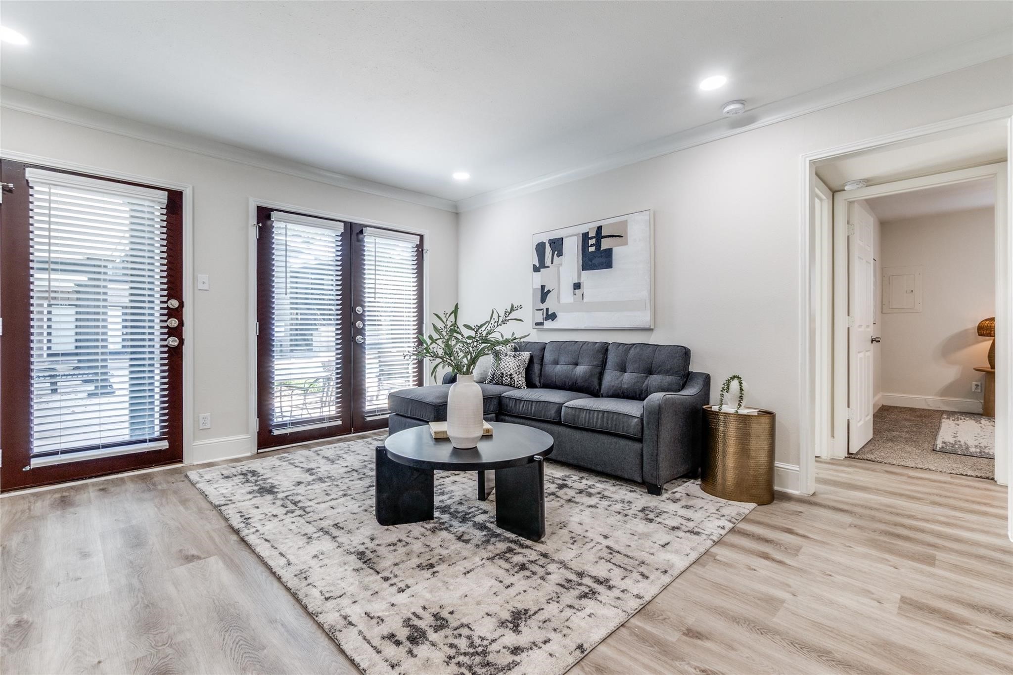 10211 Regal Oaks Drive Dallas TX 75230