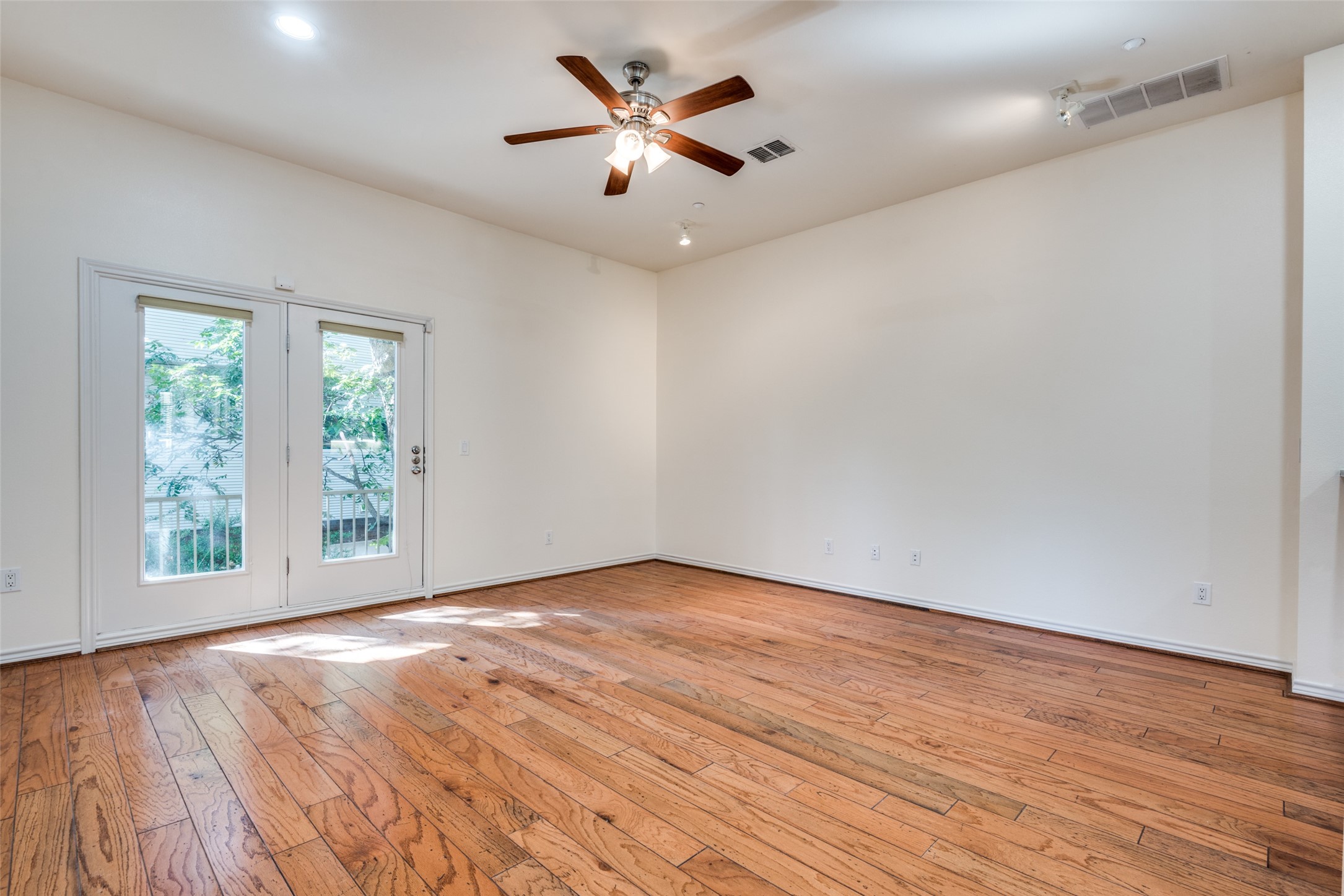4225 Mckinney Avenue Dallas TX 75205