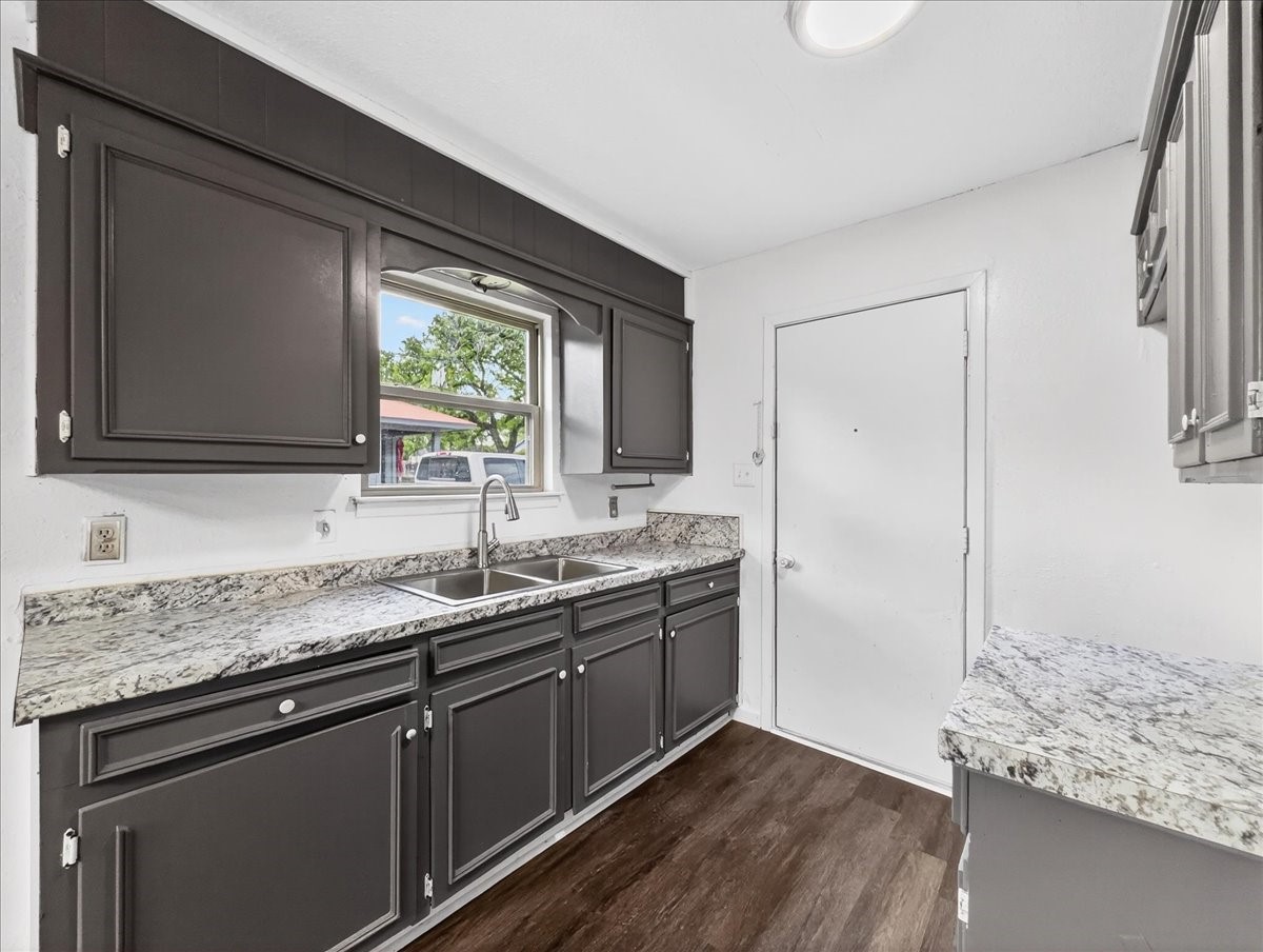 2521 Putnam Street Fort Worth TX 76112