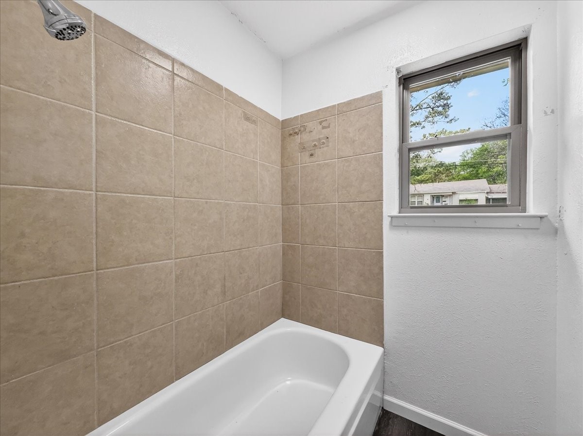 2521 Putnam Street Fort Worth TX 76112