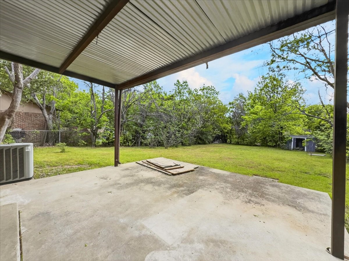 2521 Putnam Street Fort Worth TX 76112