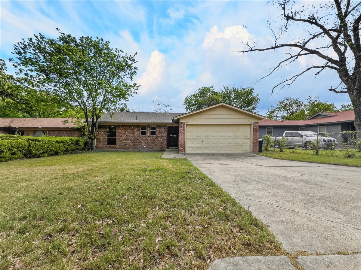 2521 Putnam Street Fort Worth TX 76112
