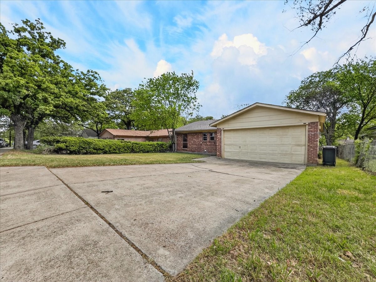 2521 Putnam Street Fort Worth TX 76112