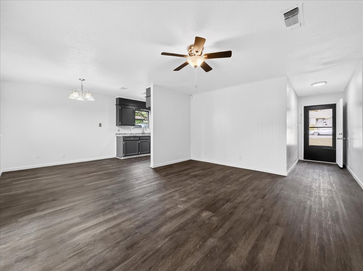 2521 Putnam Street Fort Worth TX 76112