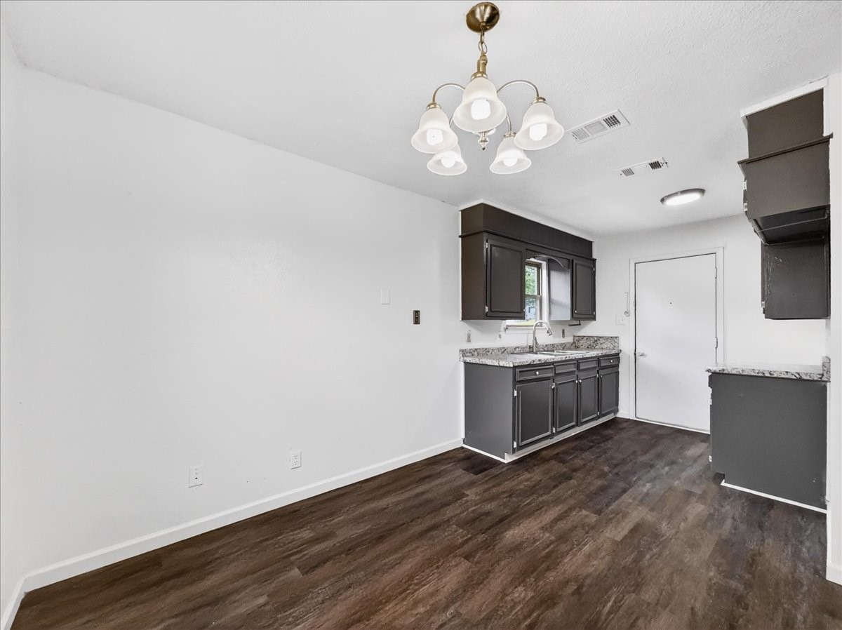2521 Putnam Street Fort Worth TX 76112