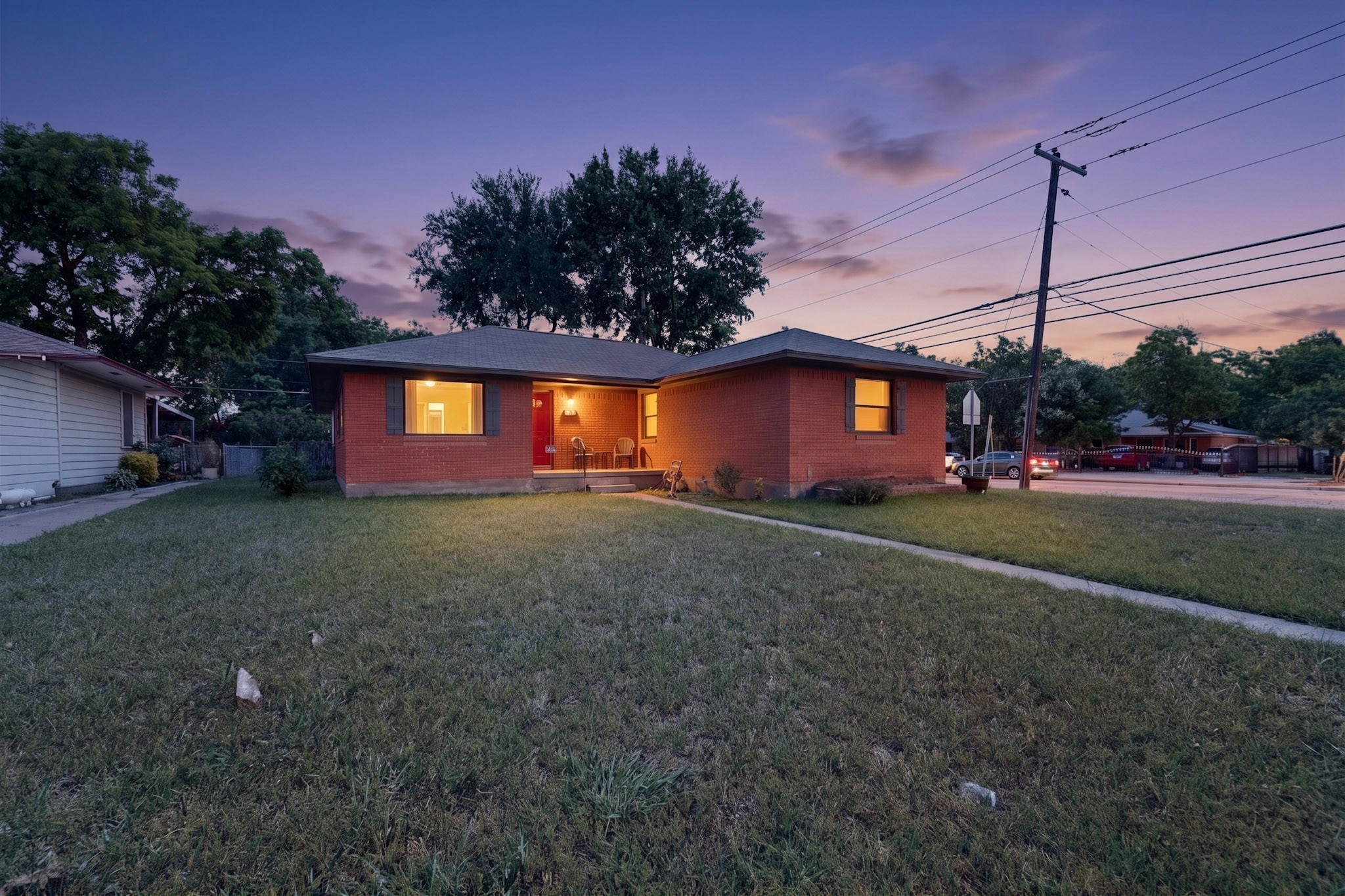 2104 Hillburn Drive Dallas TX 75227