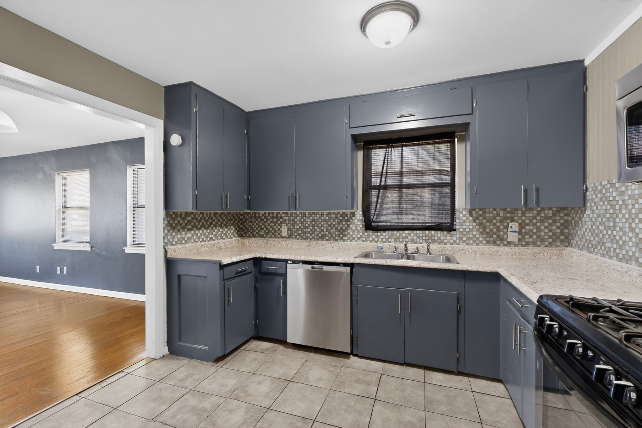 2104 Hillburn Drive Dallas TX 75227