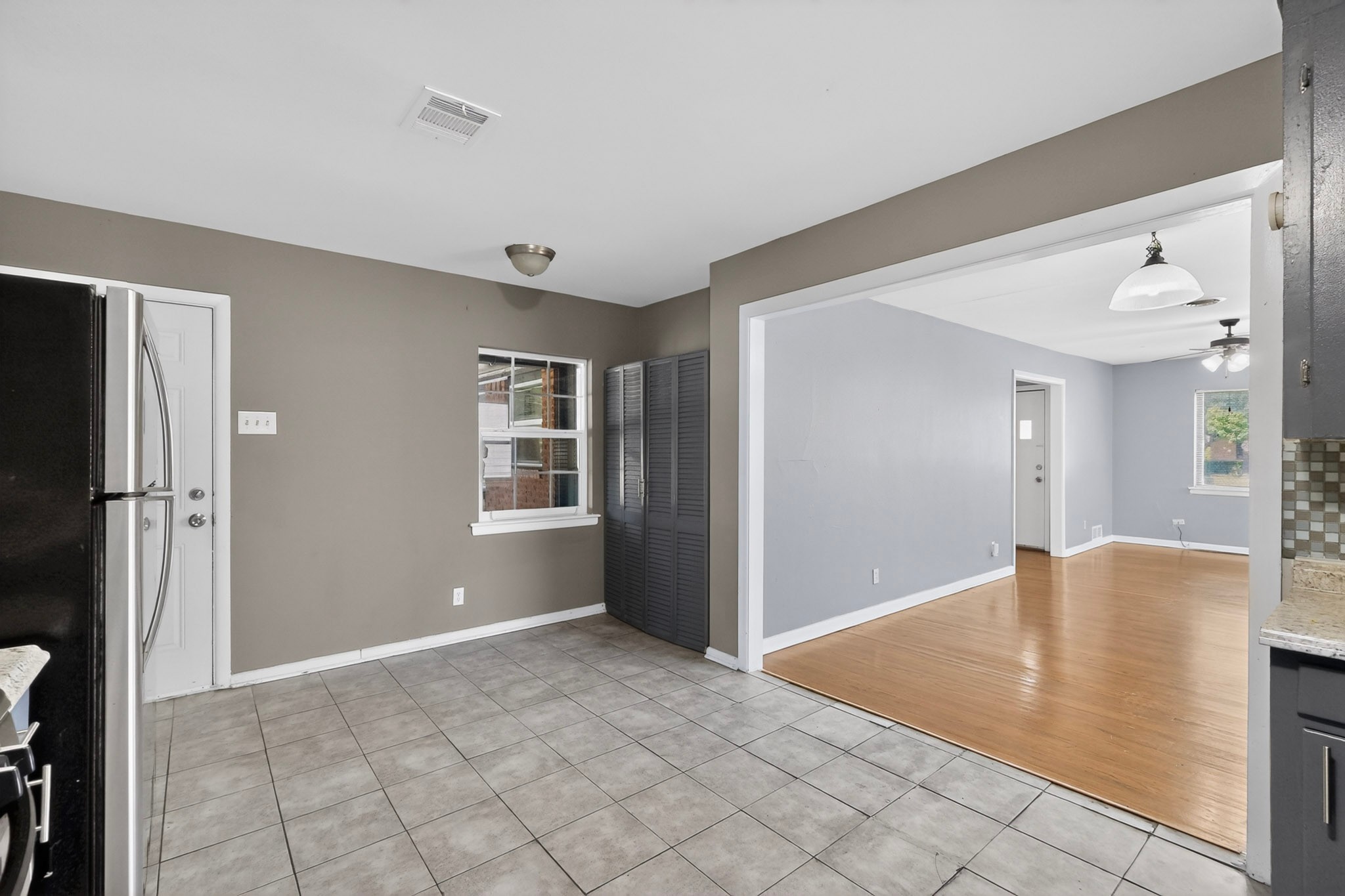 2104 Hillburn Drive Dallas TX 75227