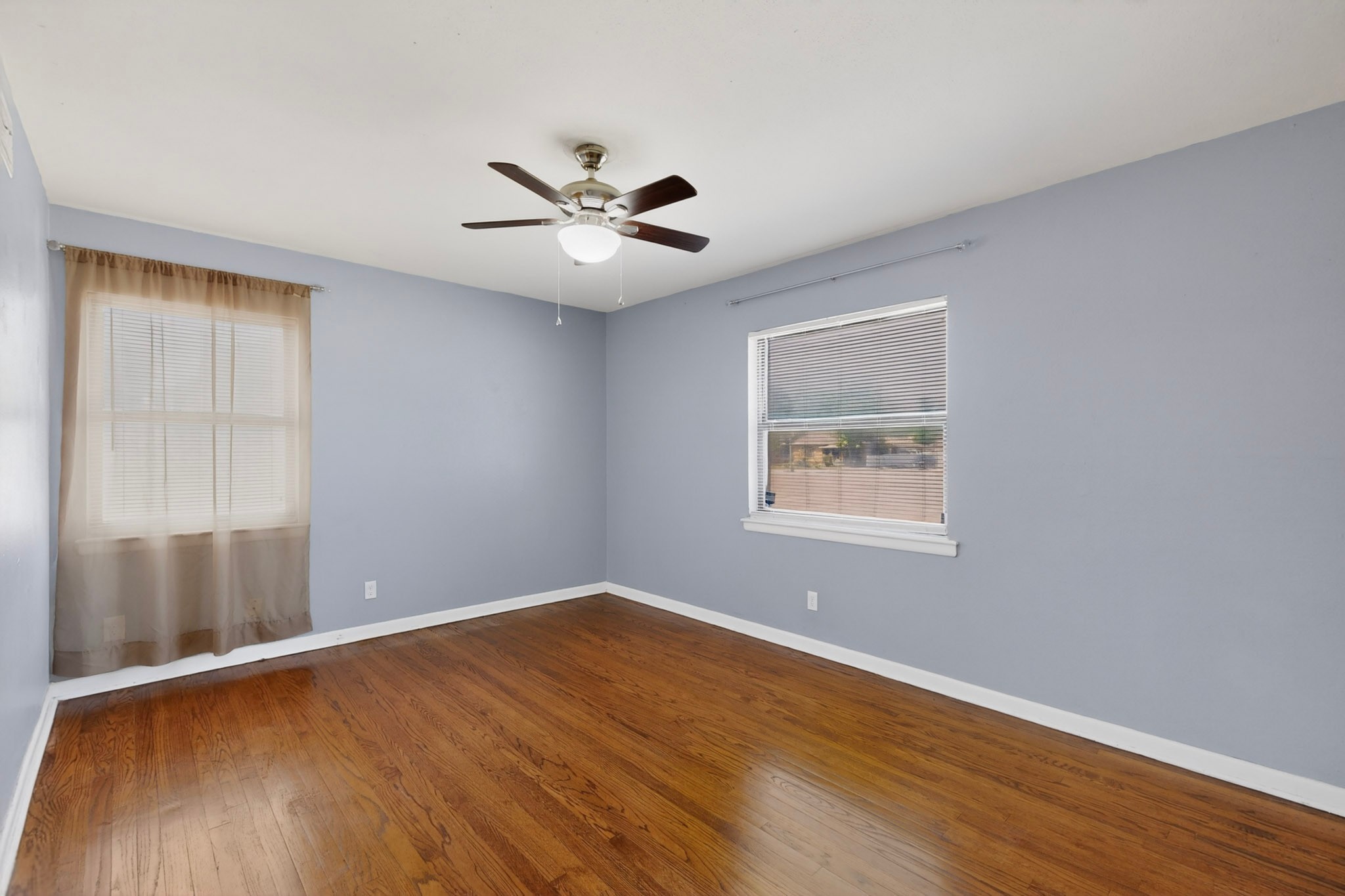 2104 Hillburn Drive Dallas TX 75227