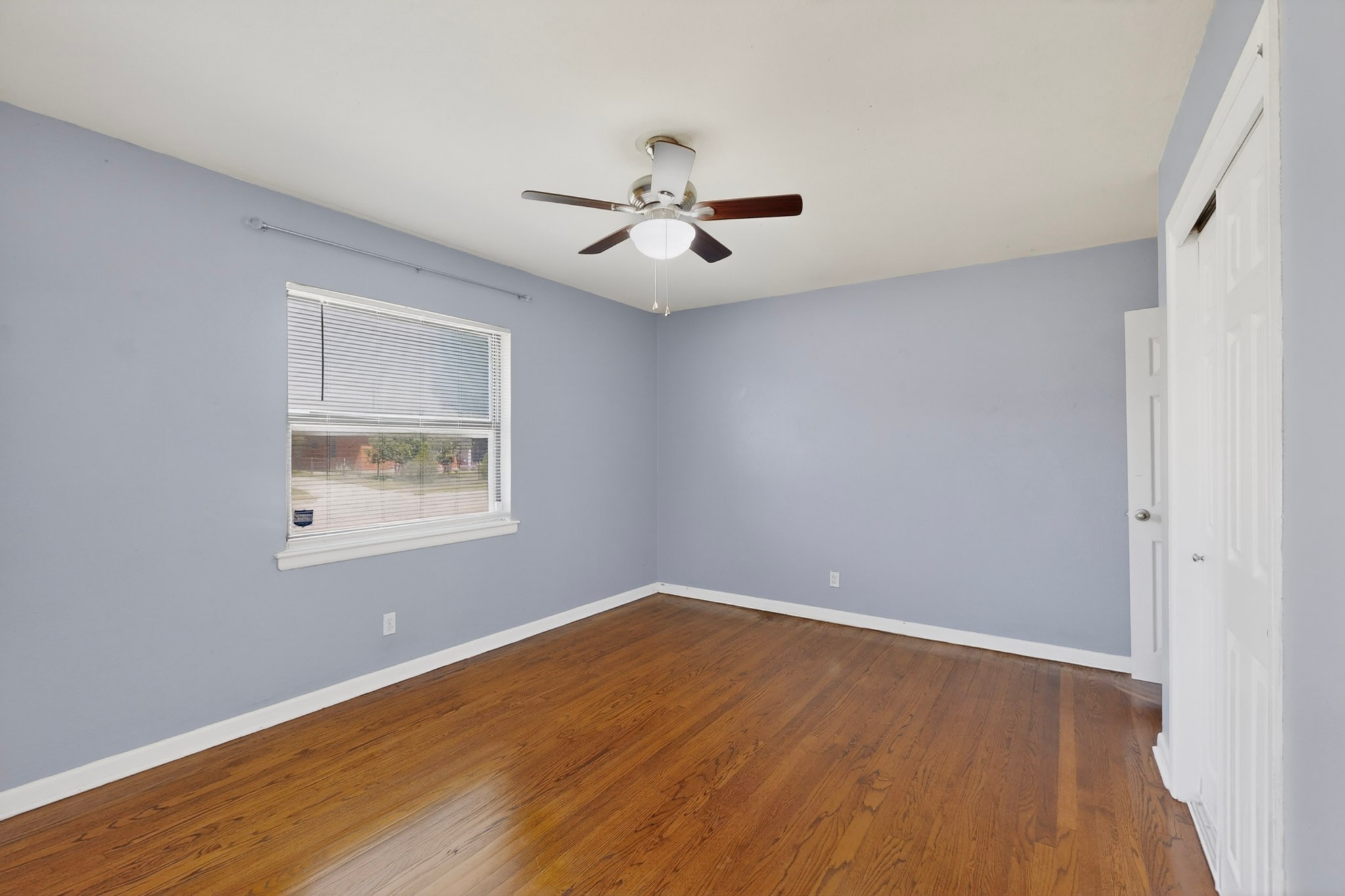 2104 Hillburn Drive Dallas TX 75227
