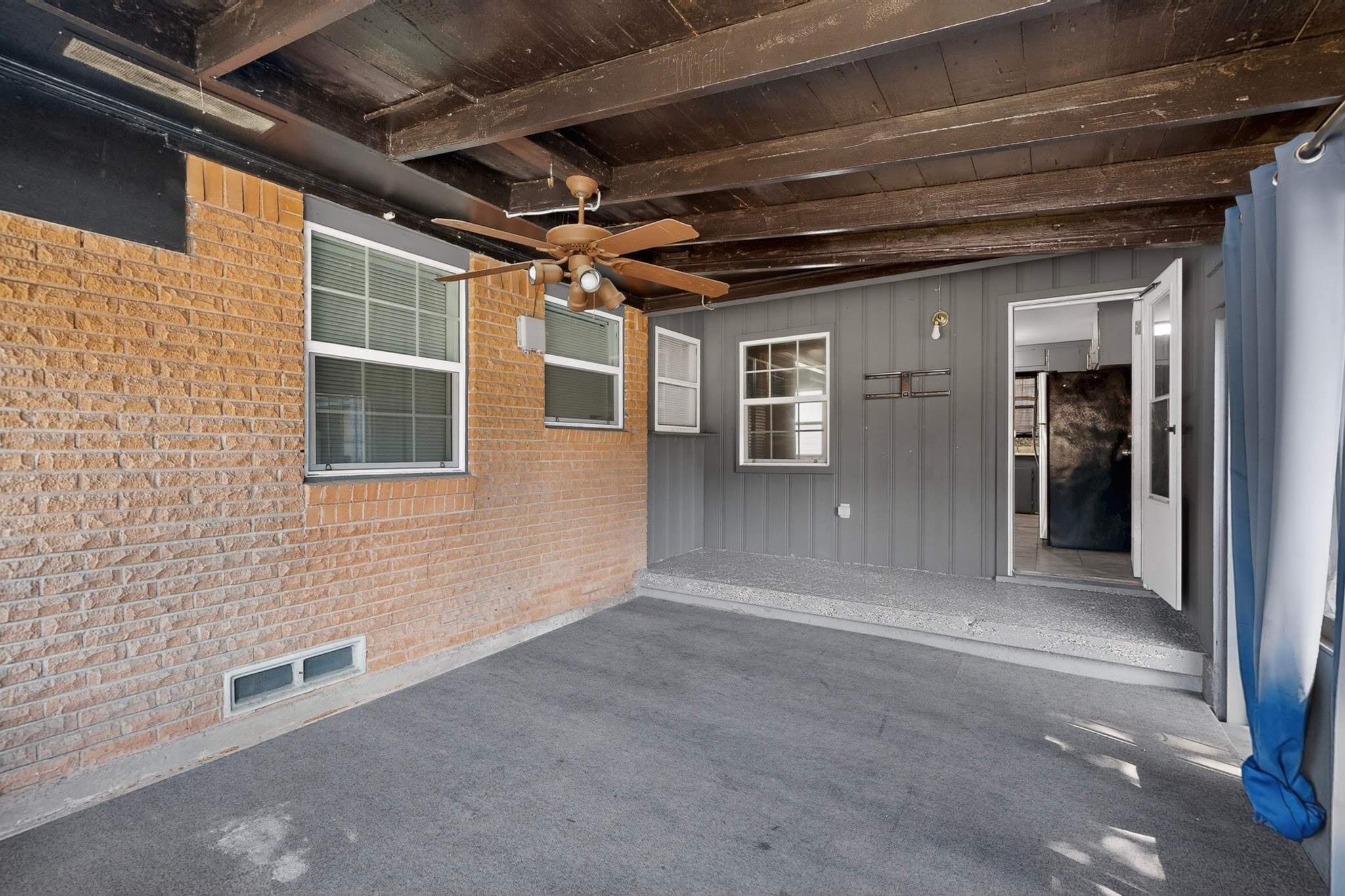 2104 Hillburn Drive Dallas TX 75227