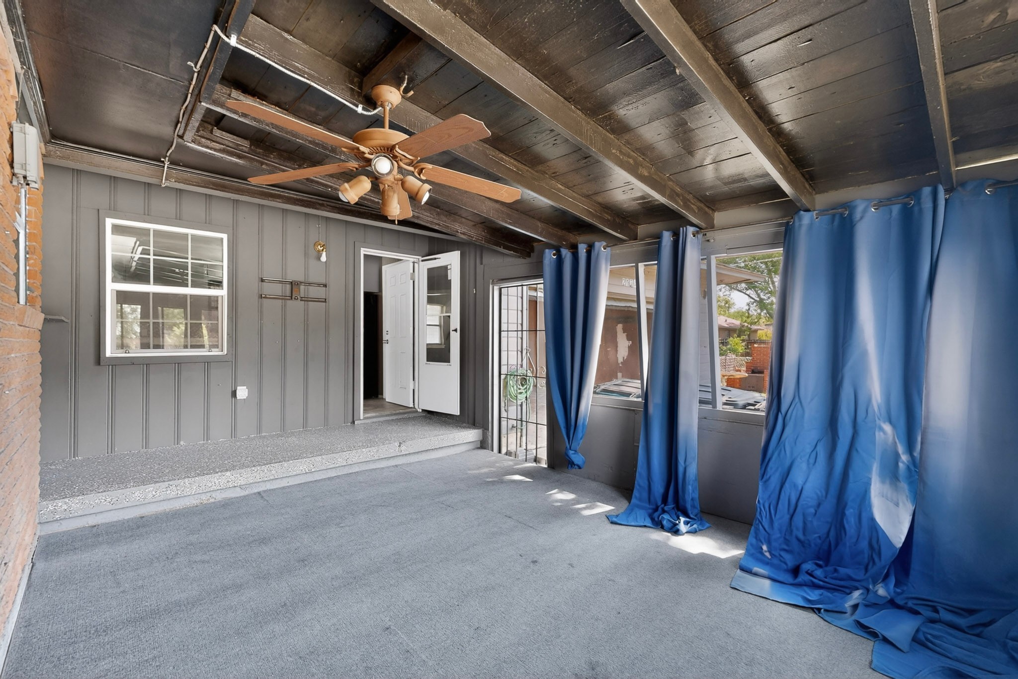 2104 Hillburn Drive Dallas TX 75227