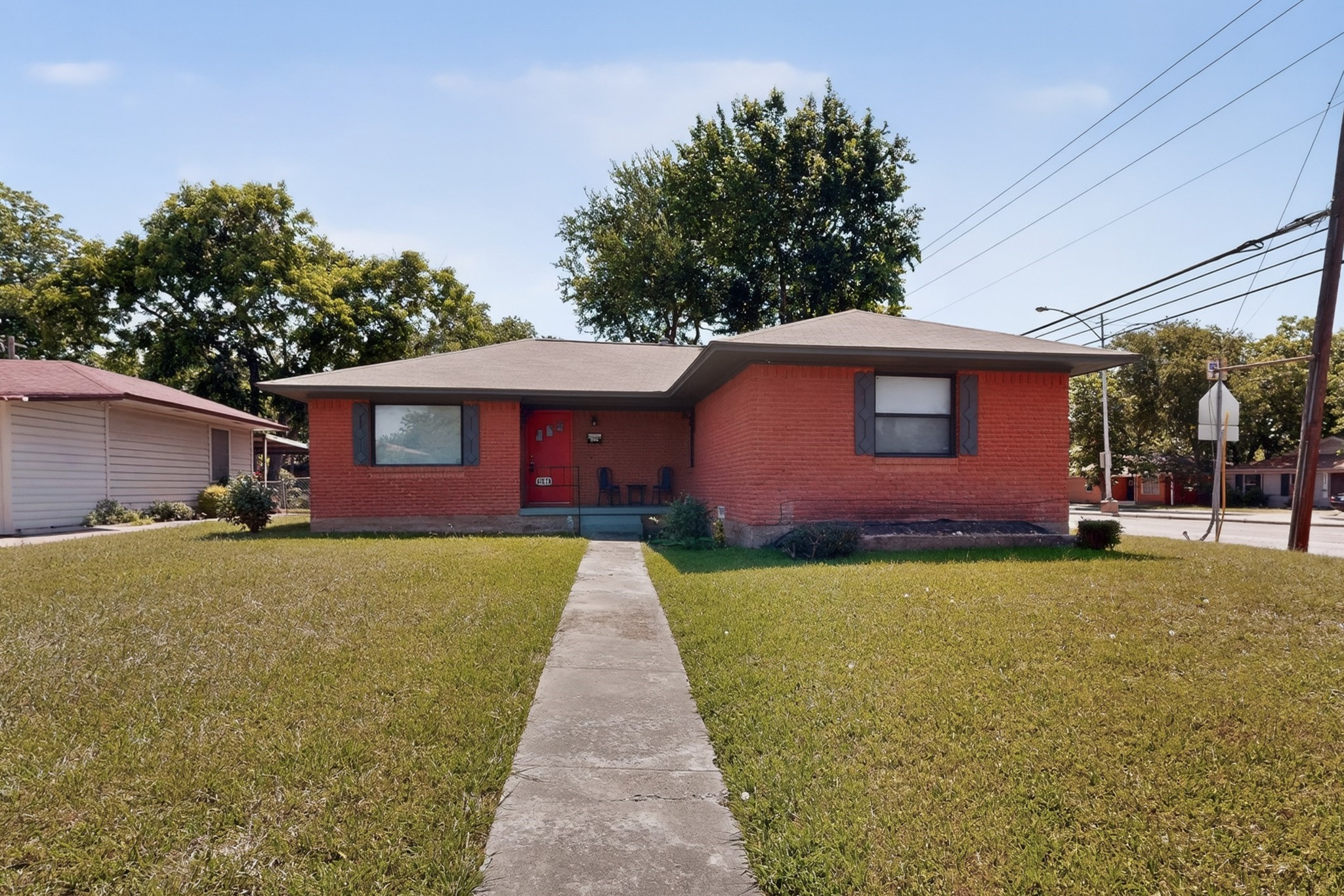 2104 Hillburn Drive Dallas TX 75227