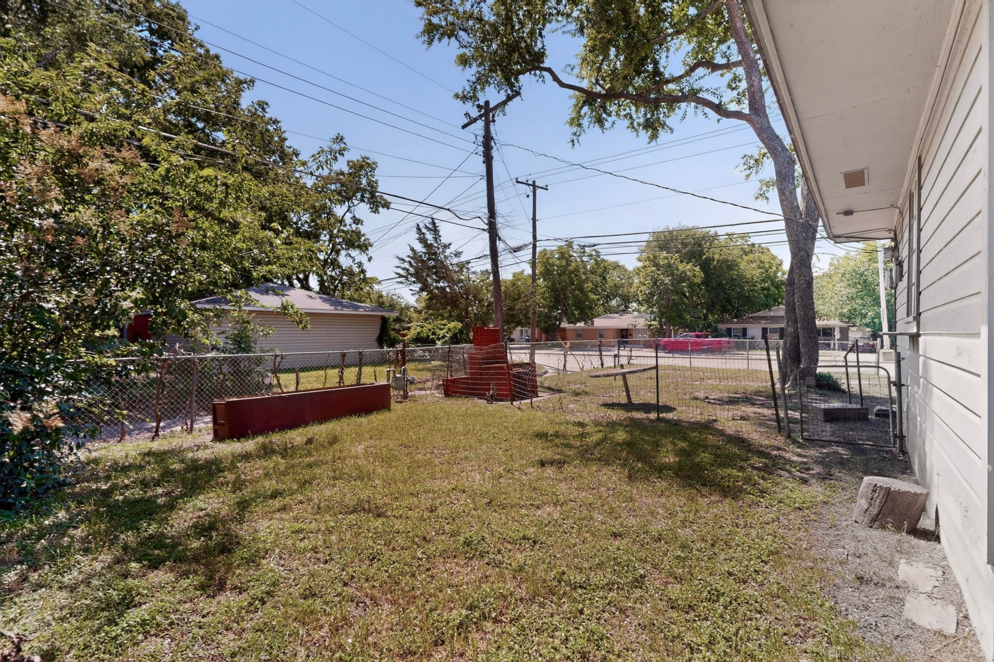 2104 Hillburn Drive Dallas TX 75227