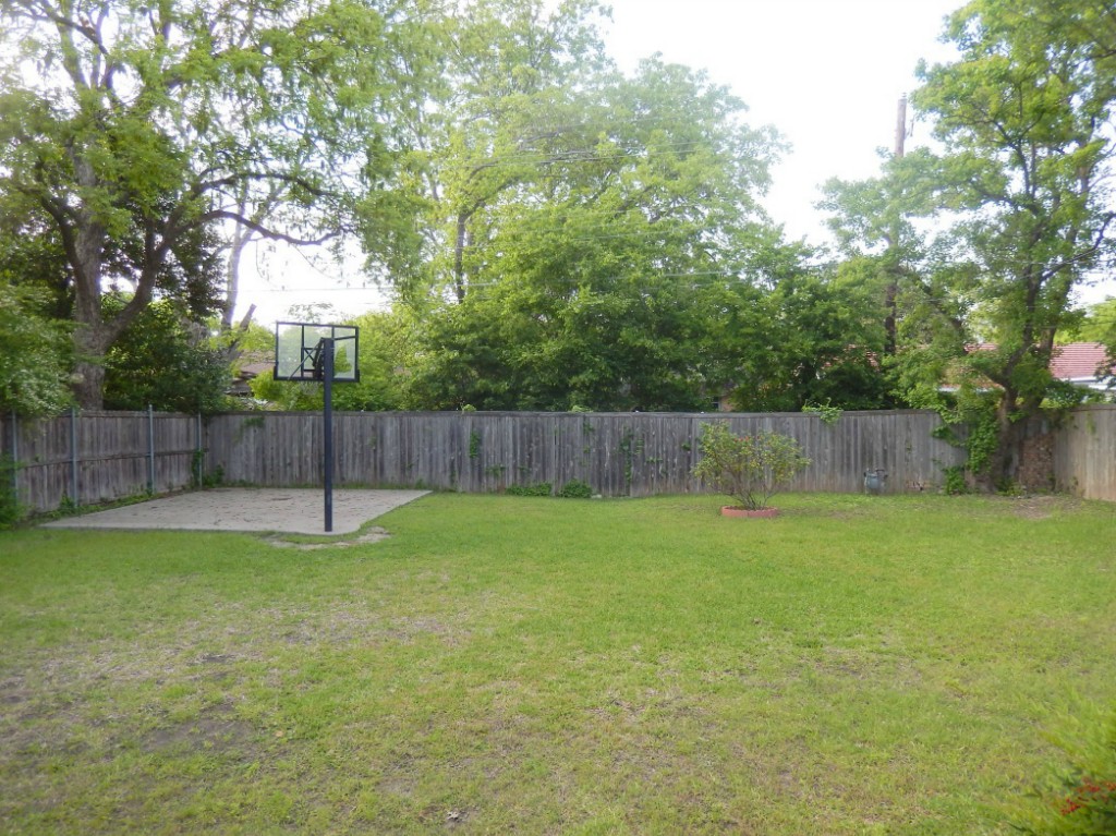 3115 San Vicente Avenue Dallas TX 75228