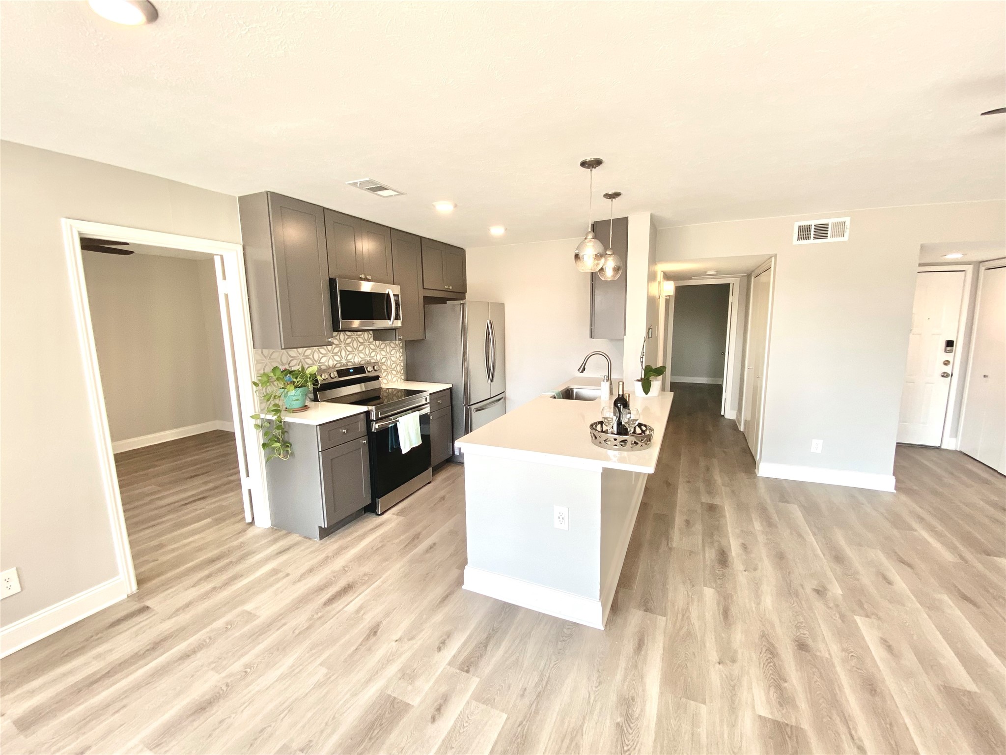 2505 Wedglea Drive Dallas TX 75211