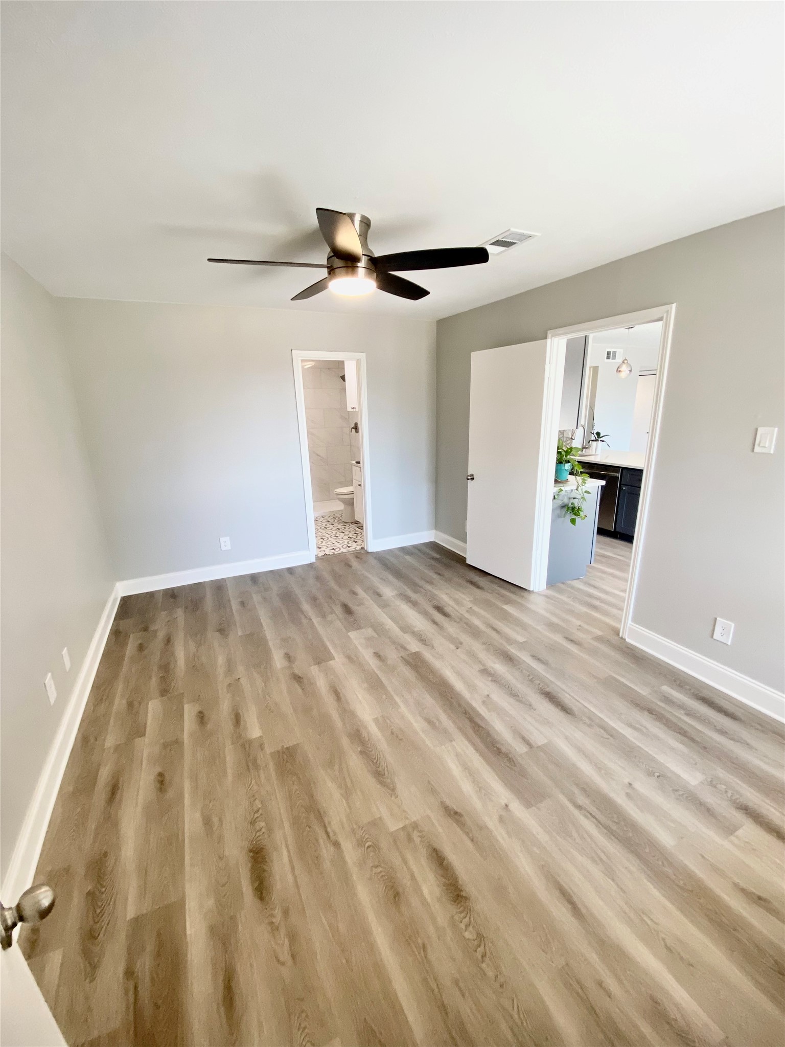 2505 Wedglea Drive Dallas TX 75211