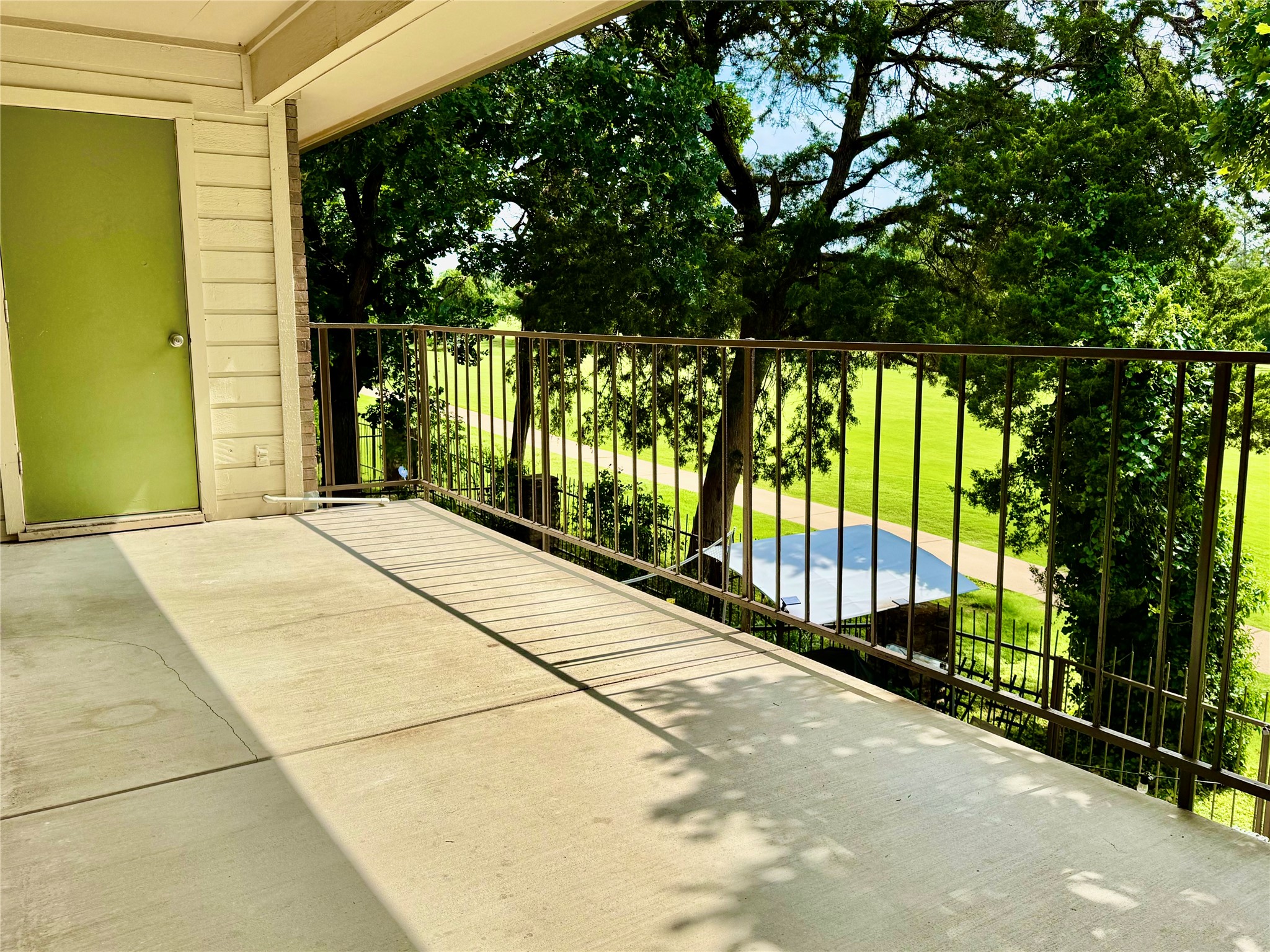 2505 Wedglea Drive Dallas TX 75211