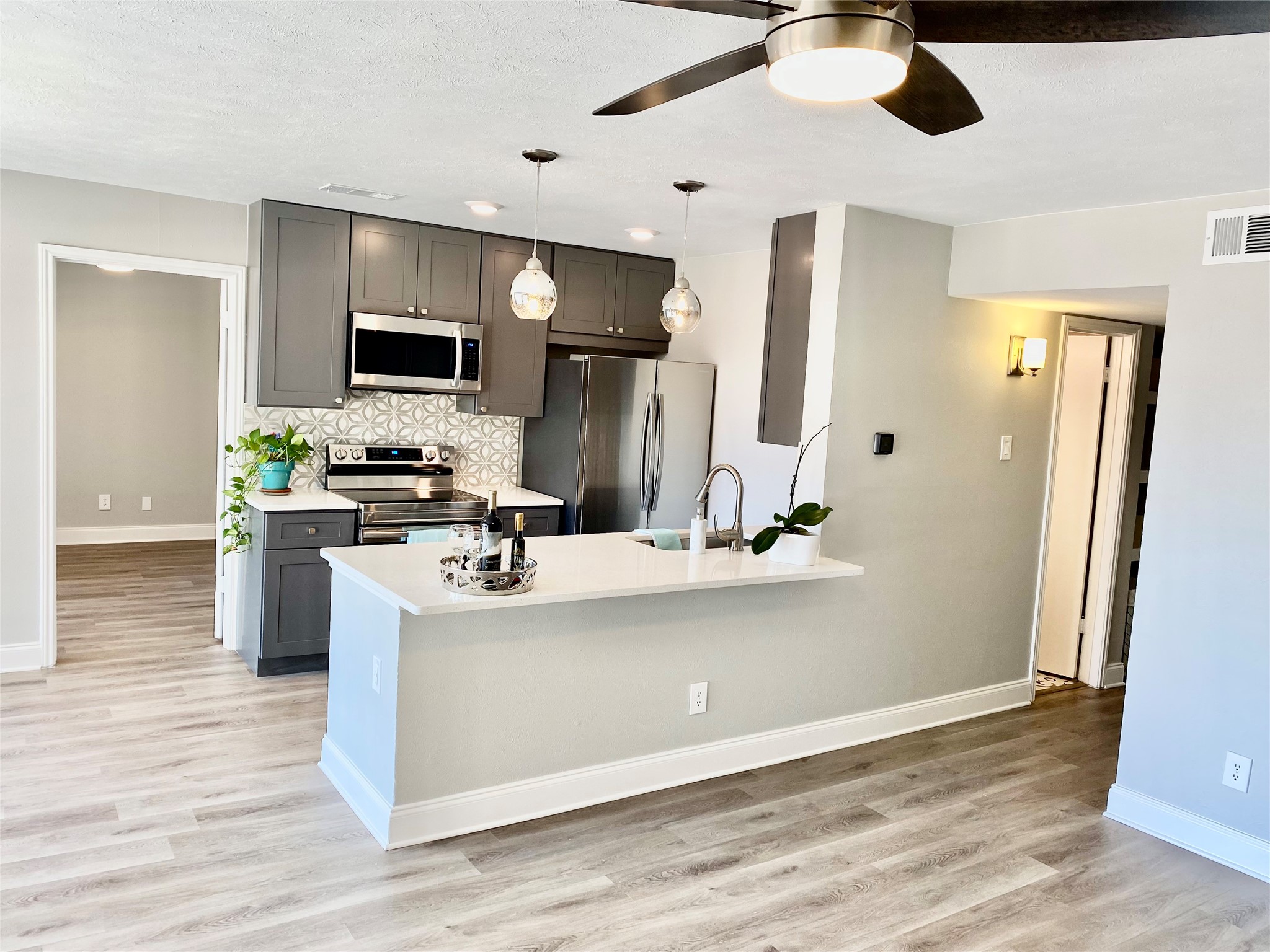 2505 Wedglea Drive Dallas TX 75211