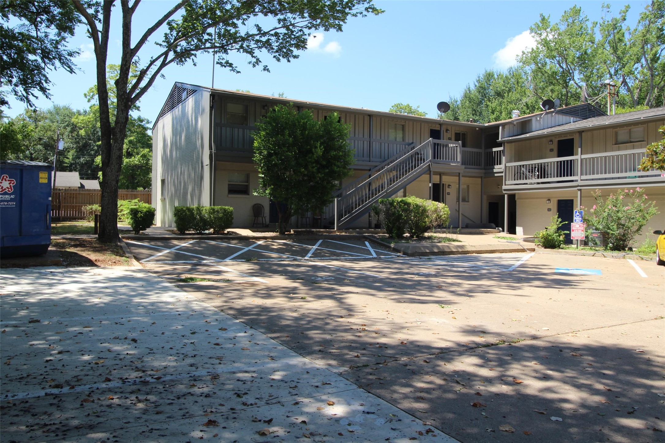 207 W College Street Athens TX 75751