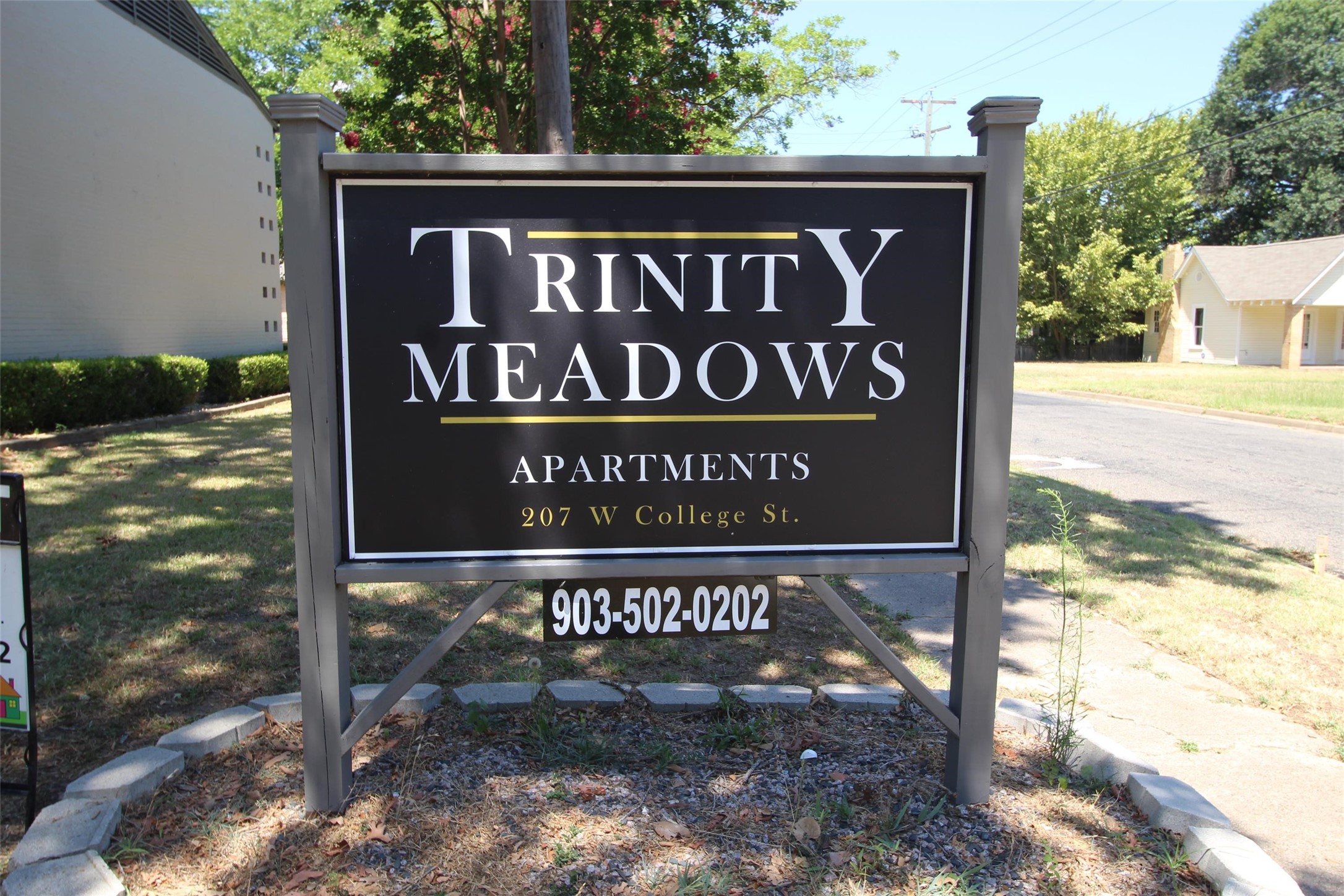 207 W College Street Athens TX 75751