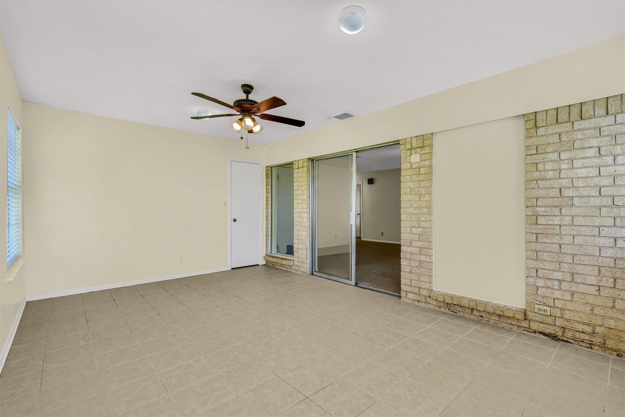 910 Kiowa Drive W Lake Kiowa TX 76240