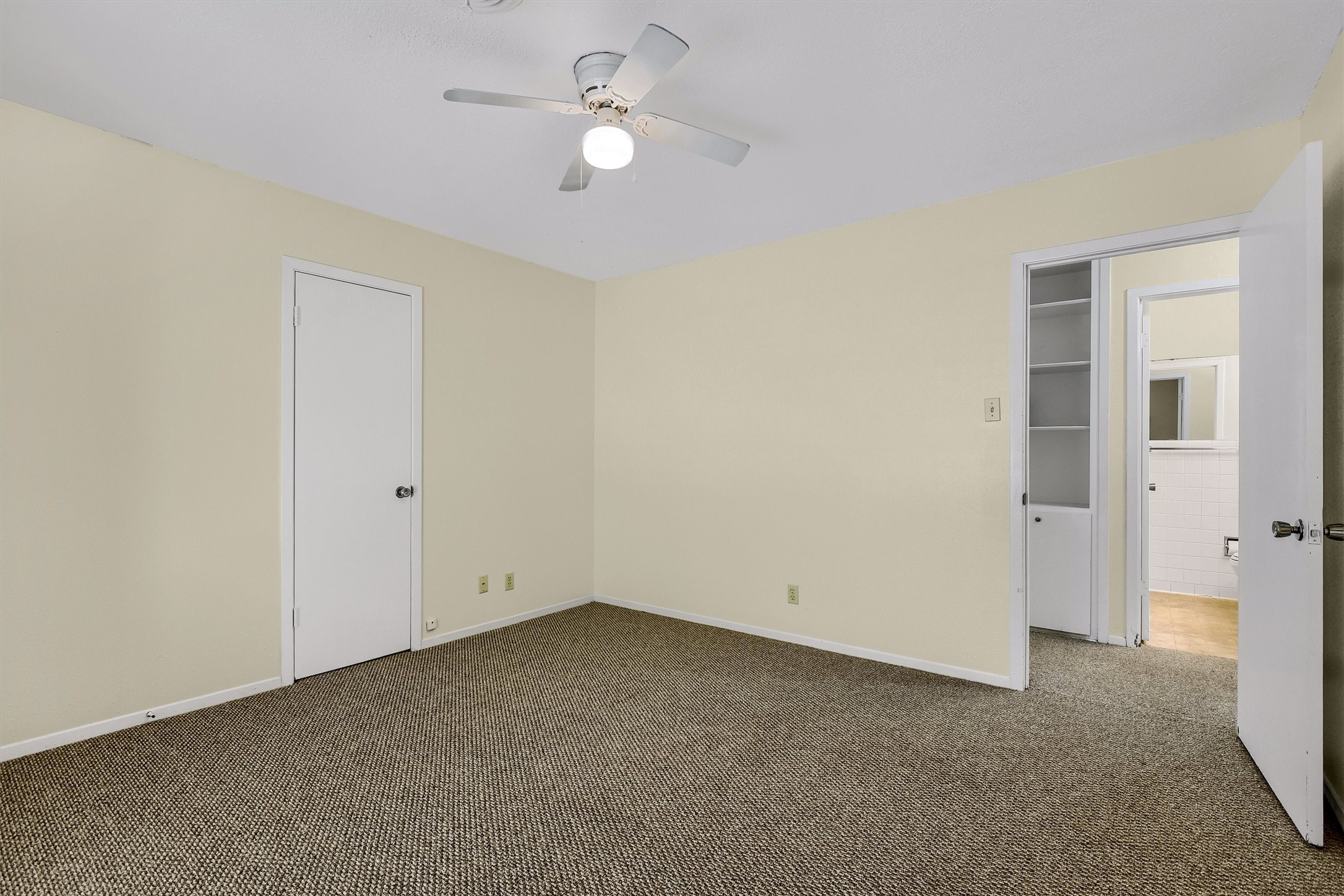 910 Kiowa Drive W Lake Kiowa TX 76240