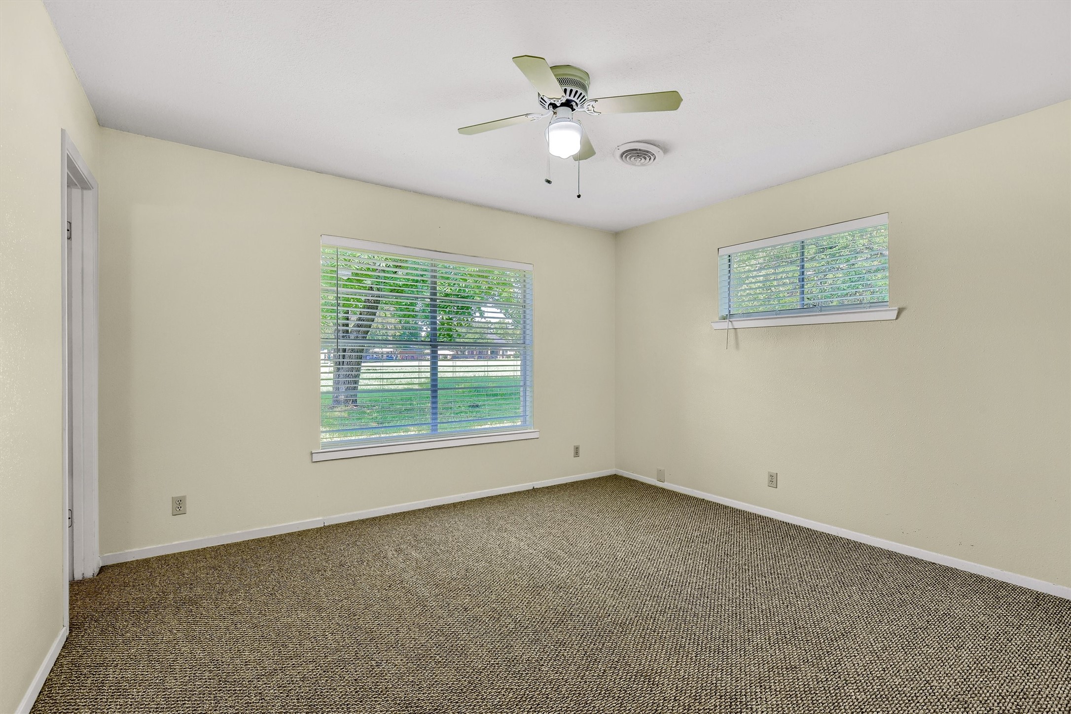 910 Kiowa Drive W Lake Kiowa TX 76240