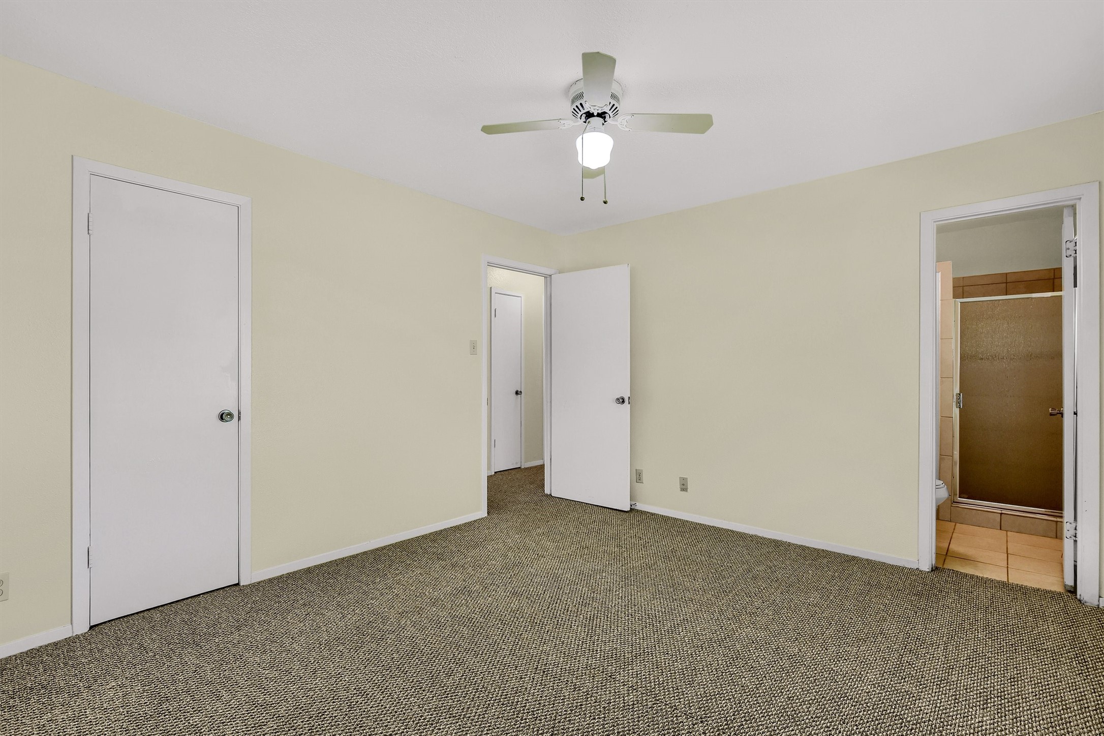 910 Kiowa Drive W Lake Kiowa TX 76240