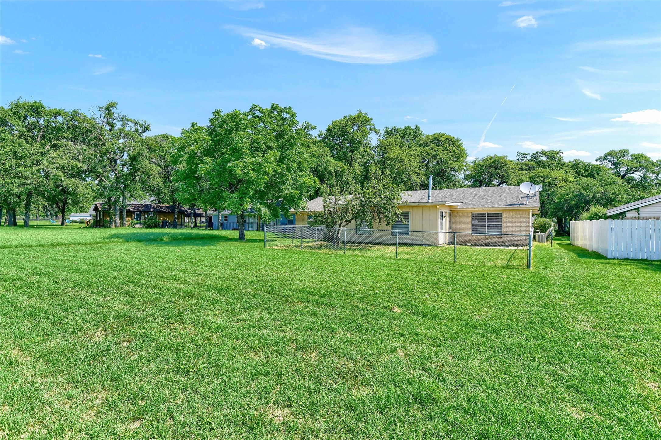 910 Kiowa Drive W Lake Kiowa TX 76240