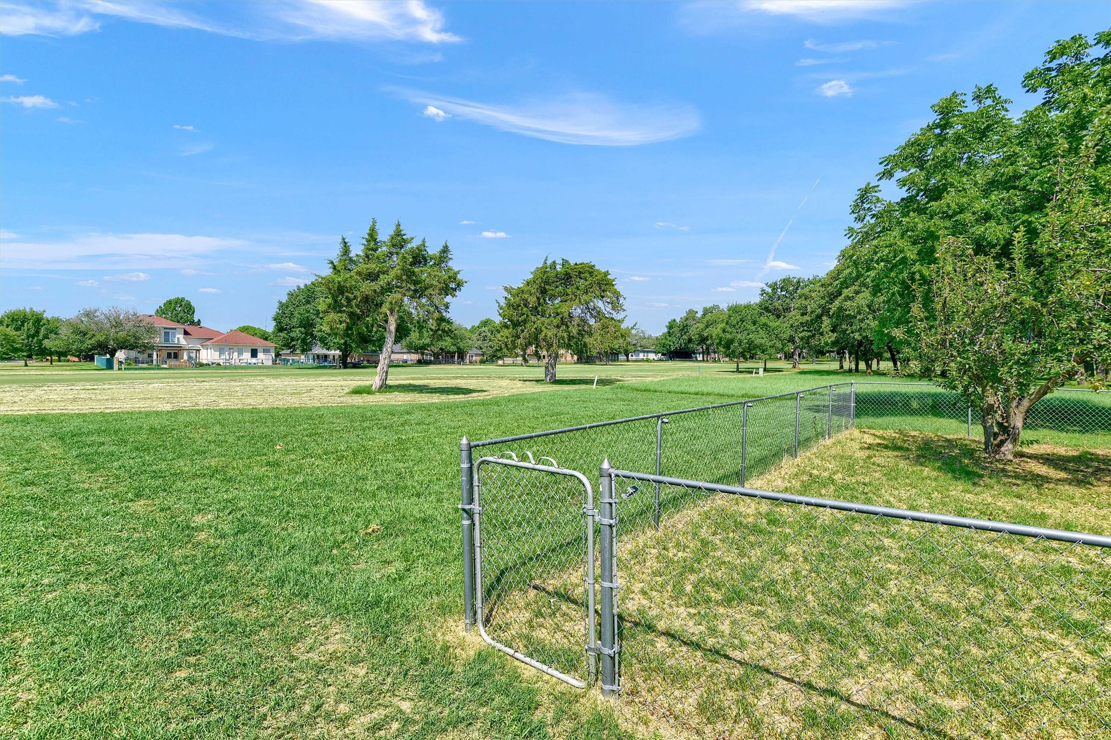 910 Kiowa Drive W Lake Kiowa TX 76240