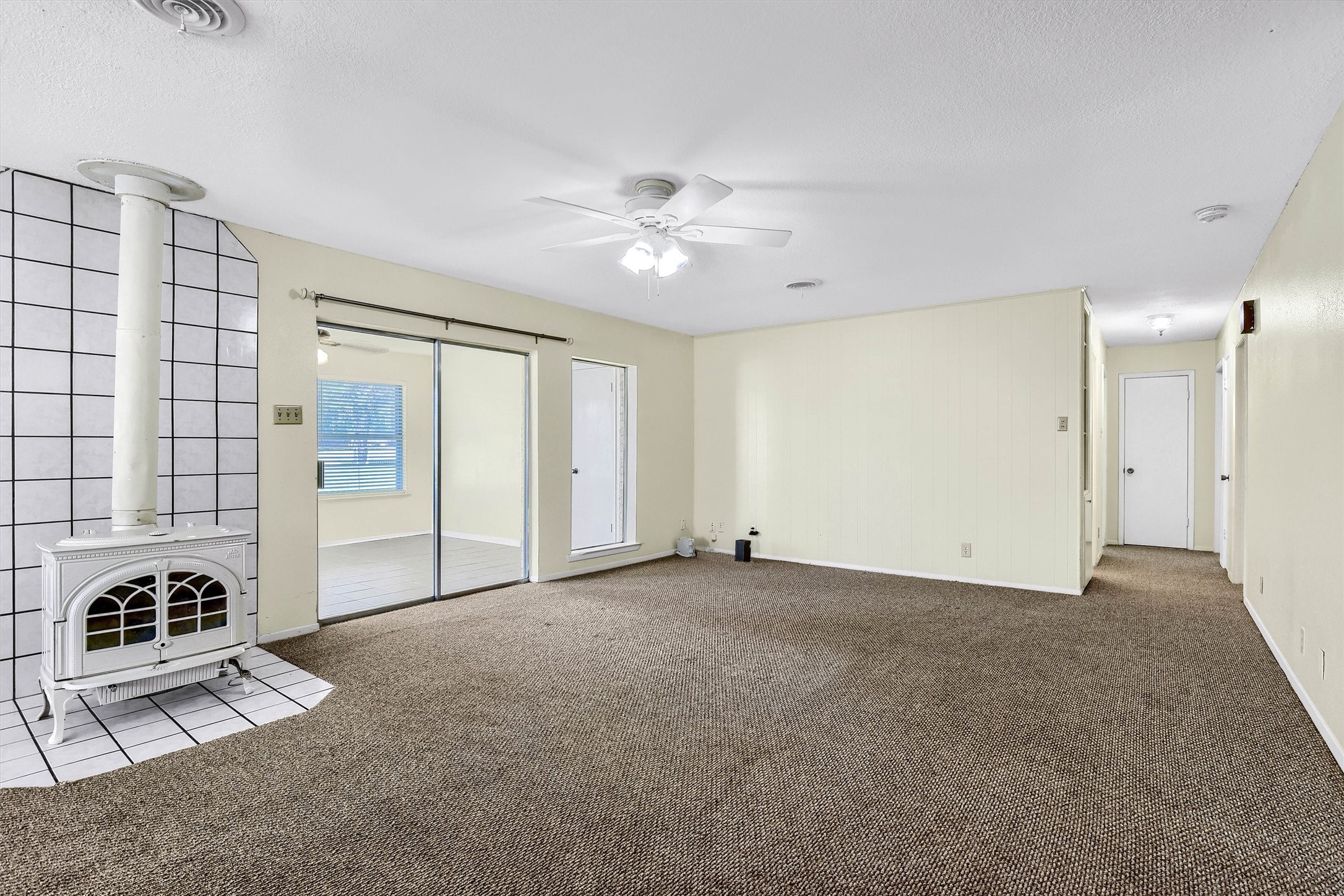 910 Kiowa Drive W Lake Kiowa TX 76240