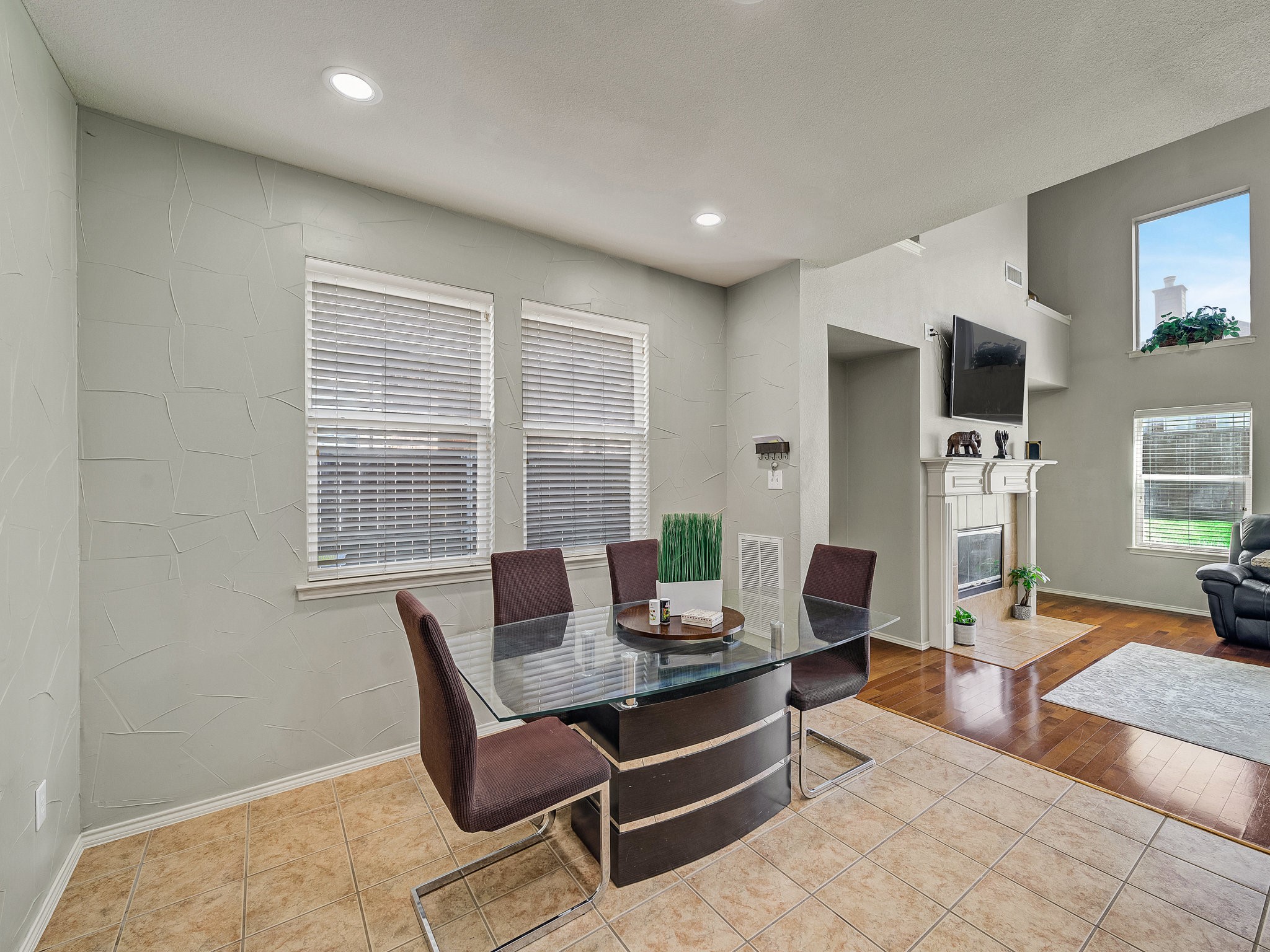 9332 Granger Lane Fort Worth TX 76244