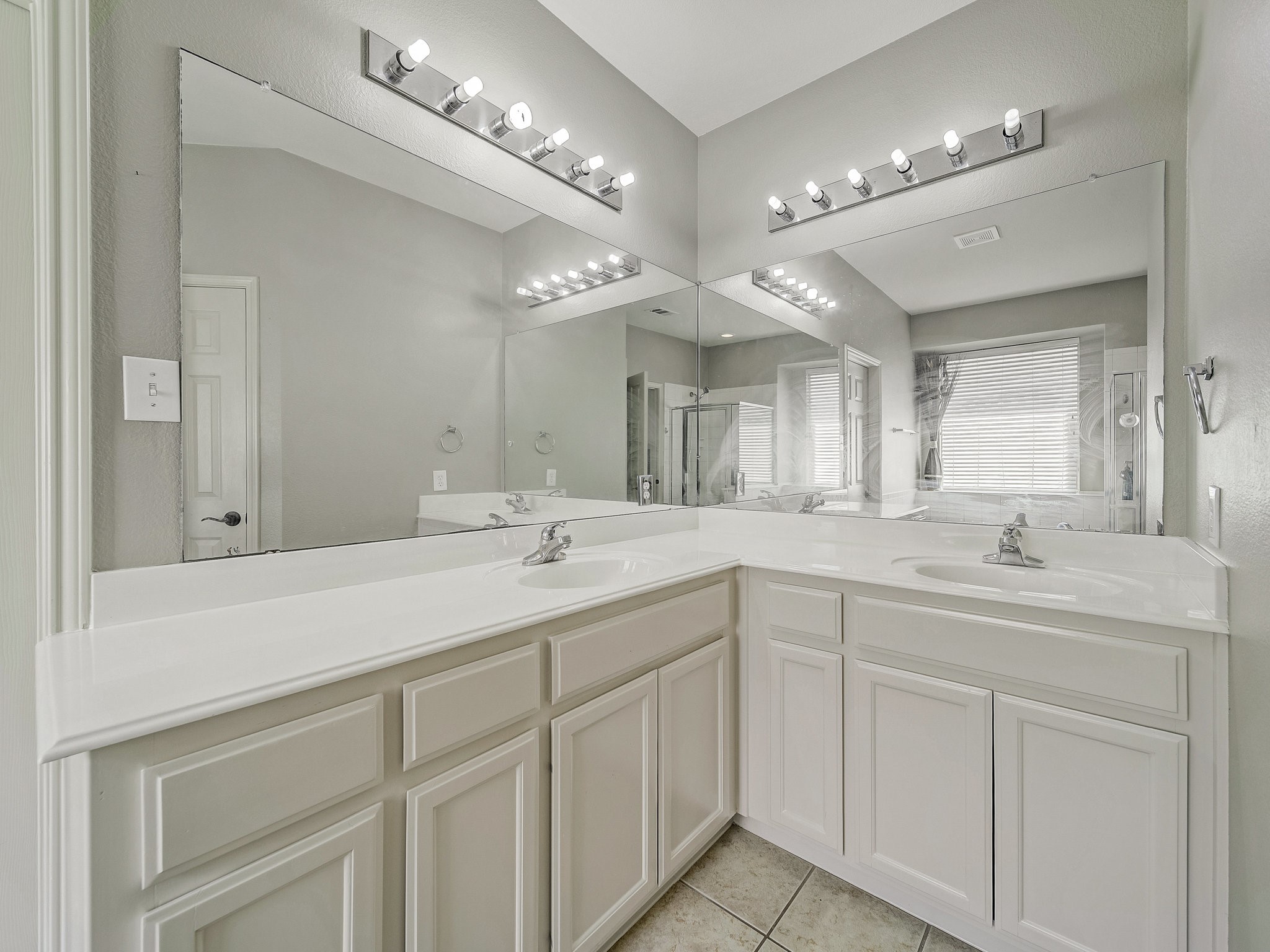 9332 Granger Lane Fort Worth TX 76244