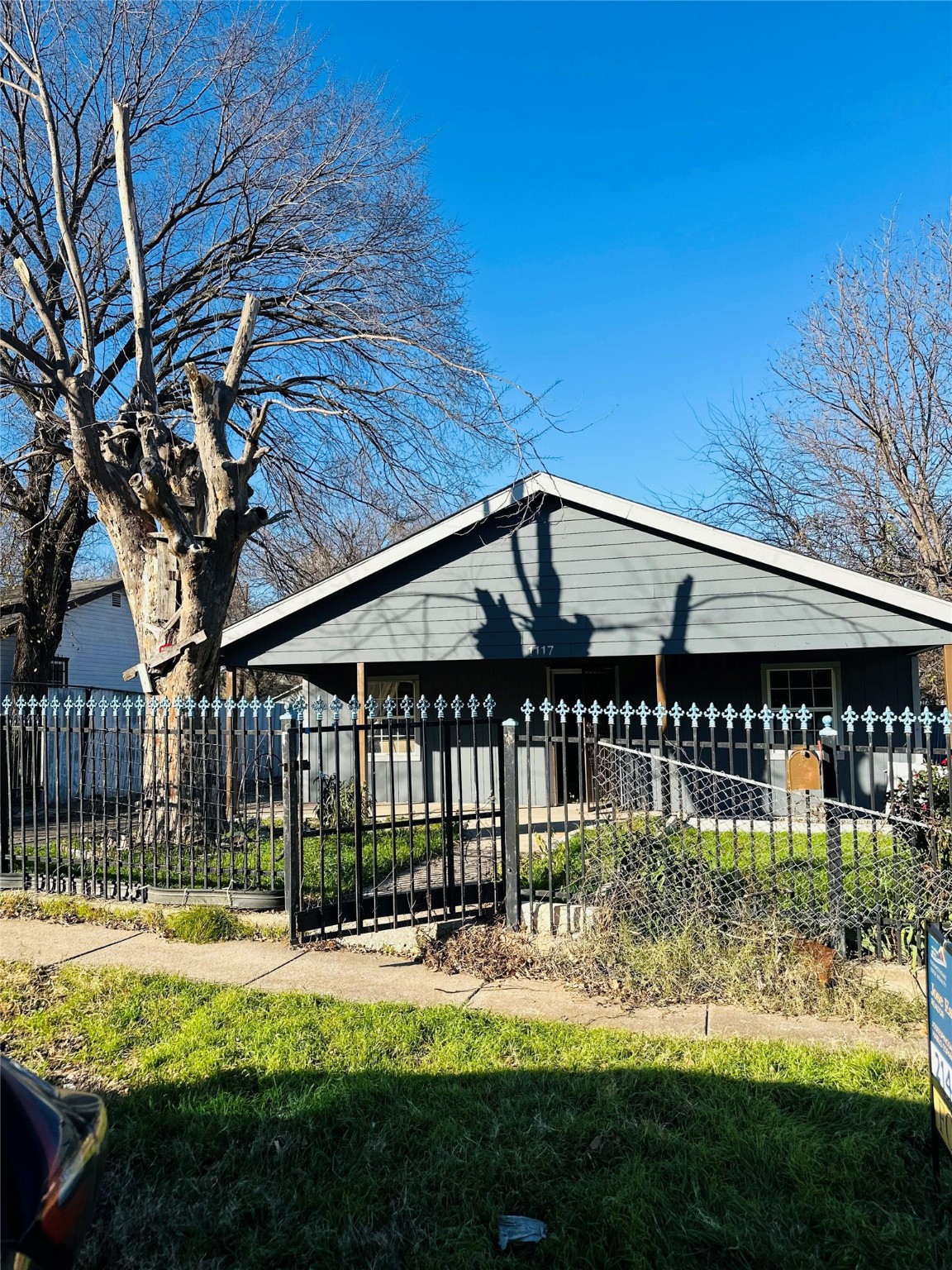 1117 E Harvey Avenue Fort Worth TX 76104