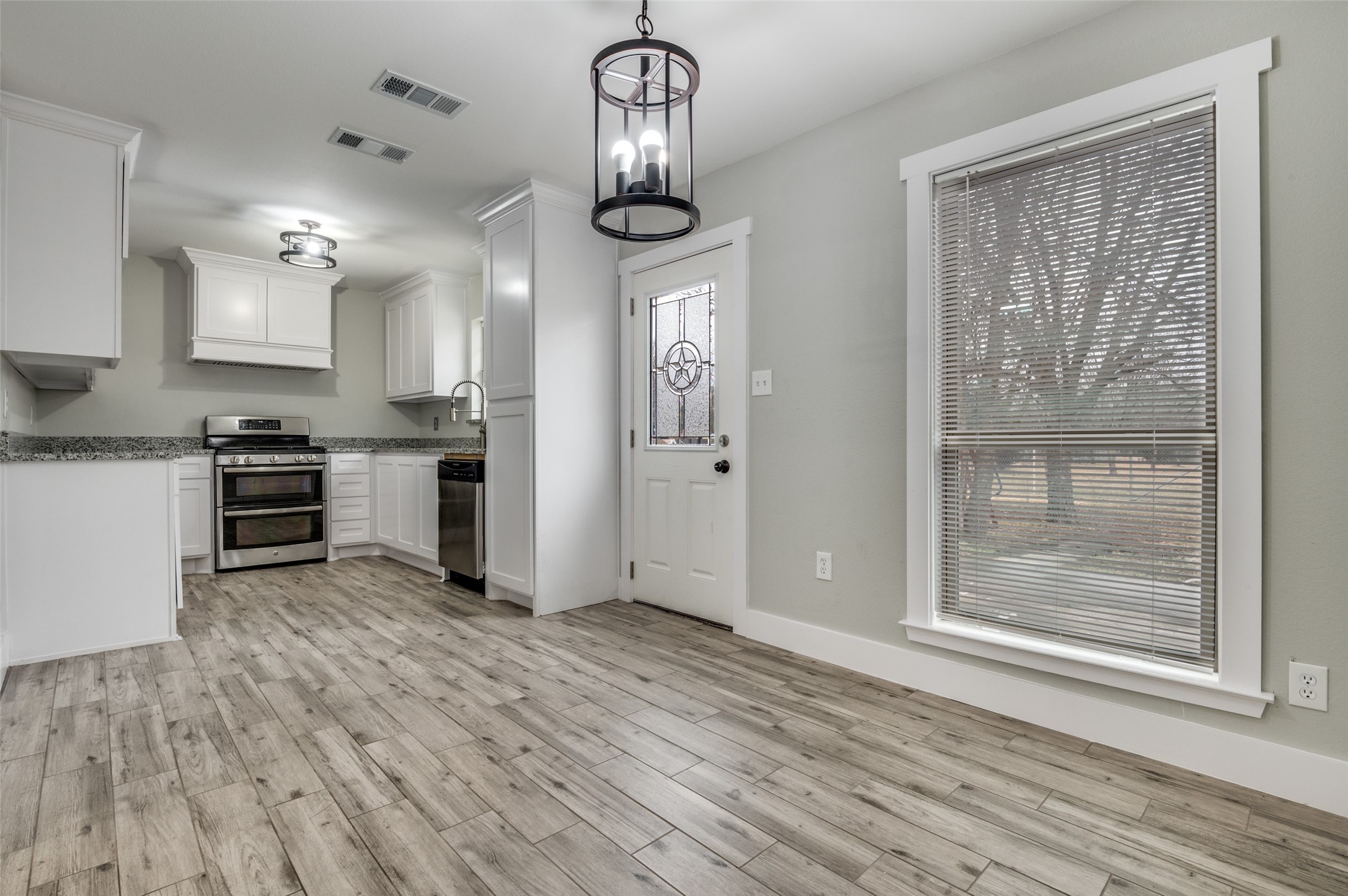 1326 Johns Avenue Lancaster TX 75134